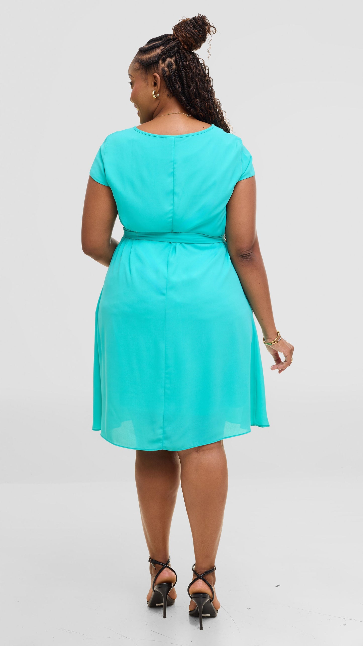 Vivo Basic Knee Length Dress In Chiffon - Sea Green