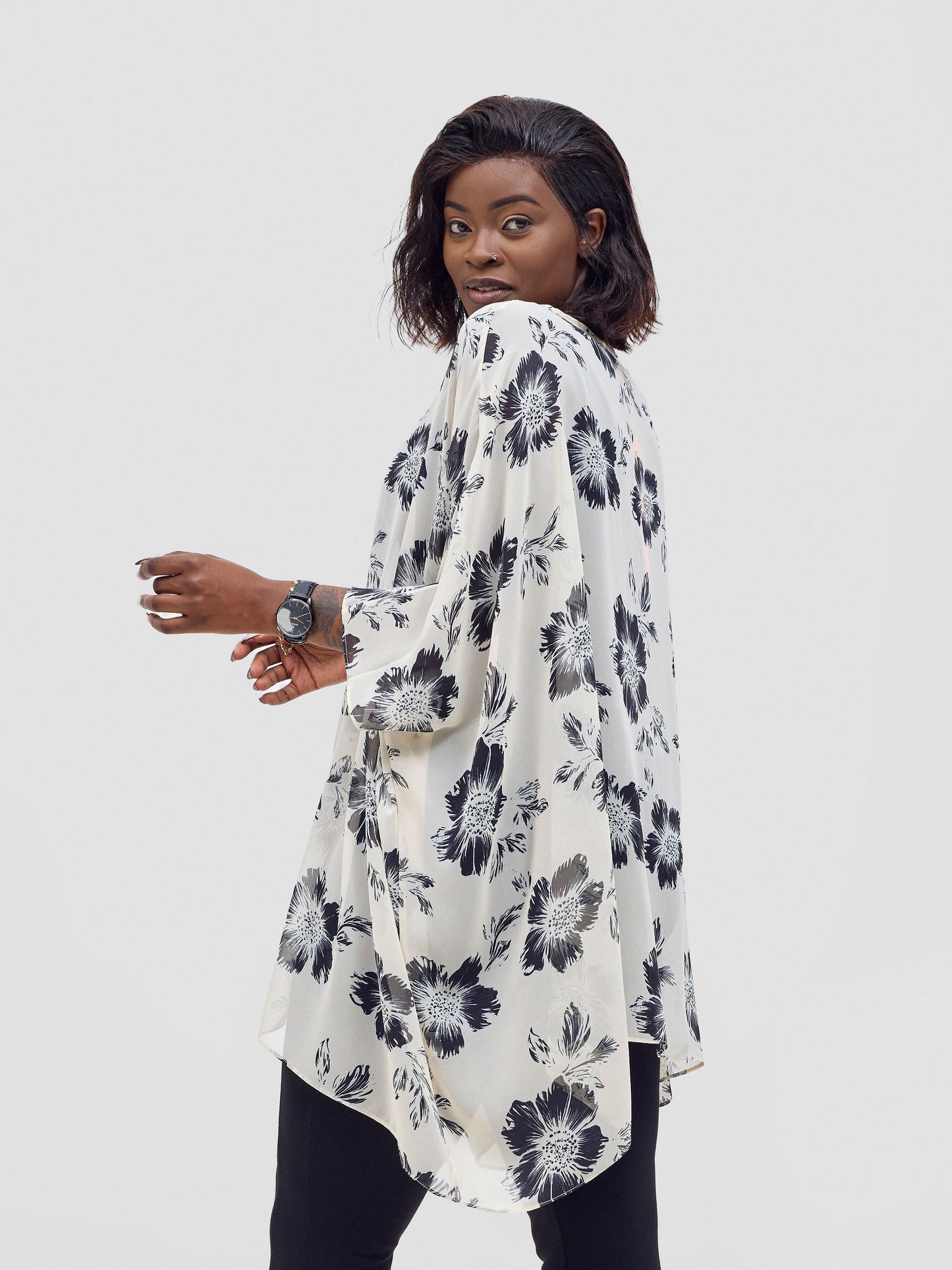Vivo Basic Liv Chiffon Top - Off-white / Black Print