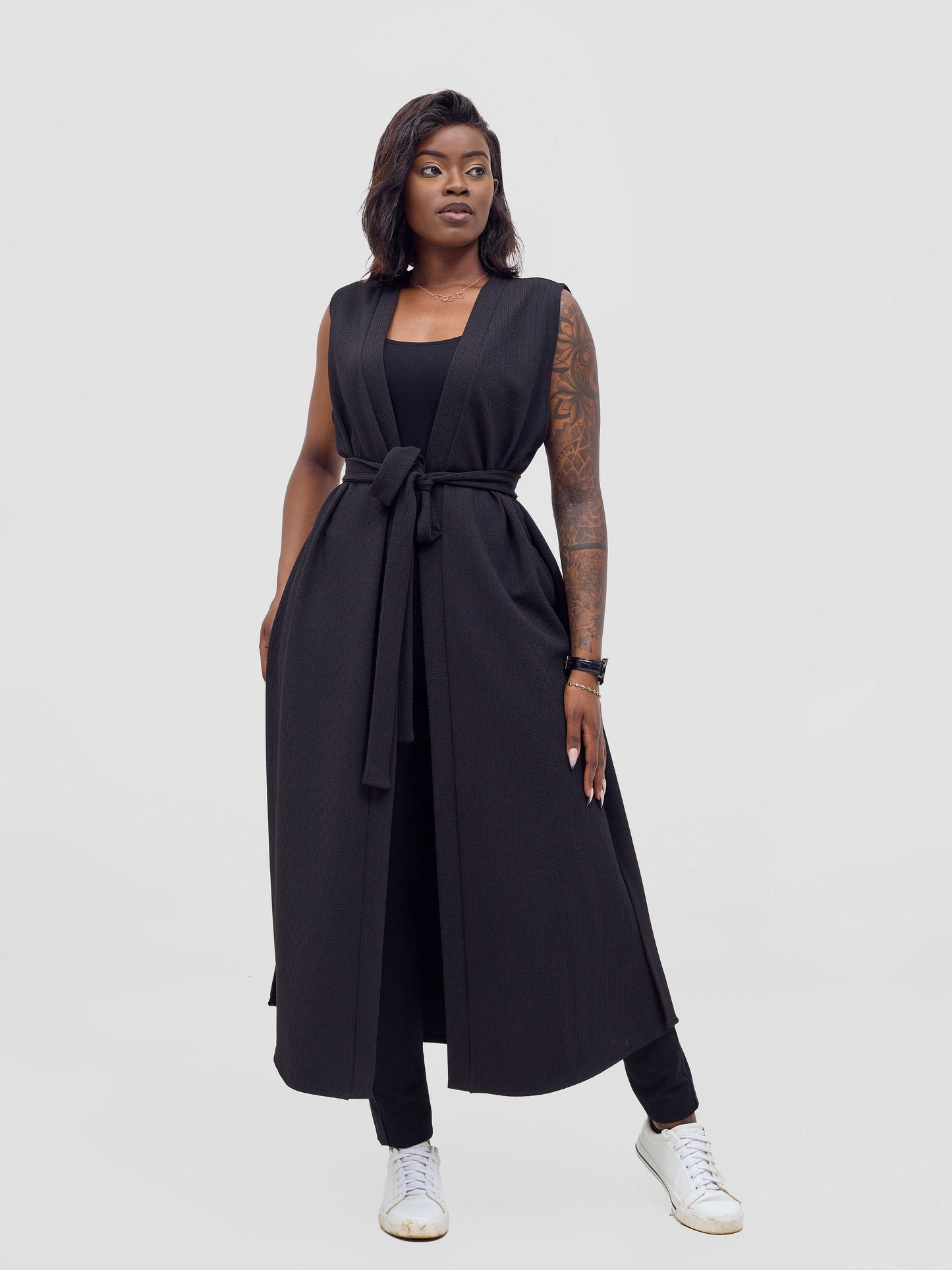 Vivo Chela Sleeveless Waterfall - Black