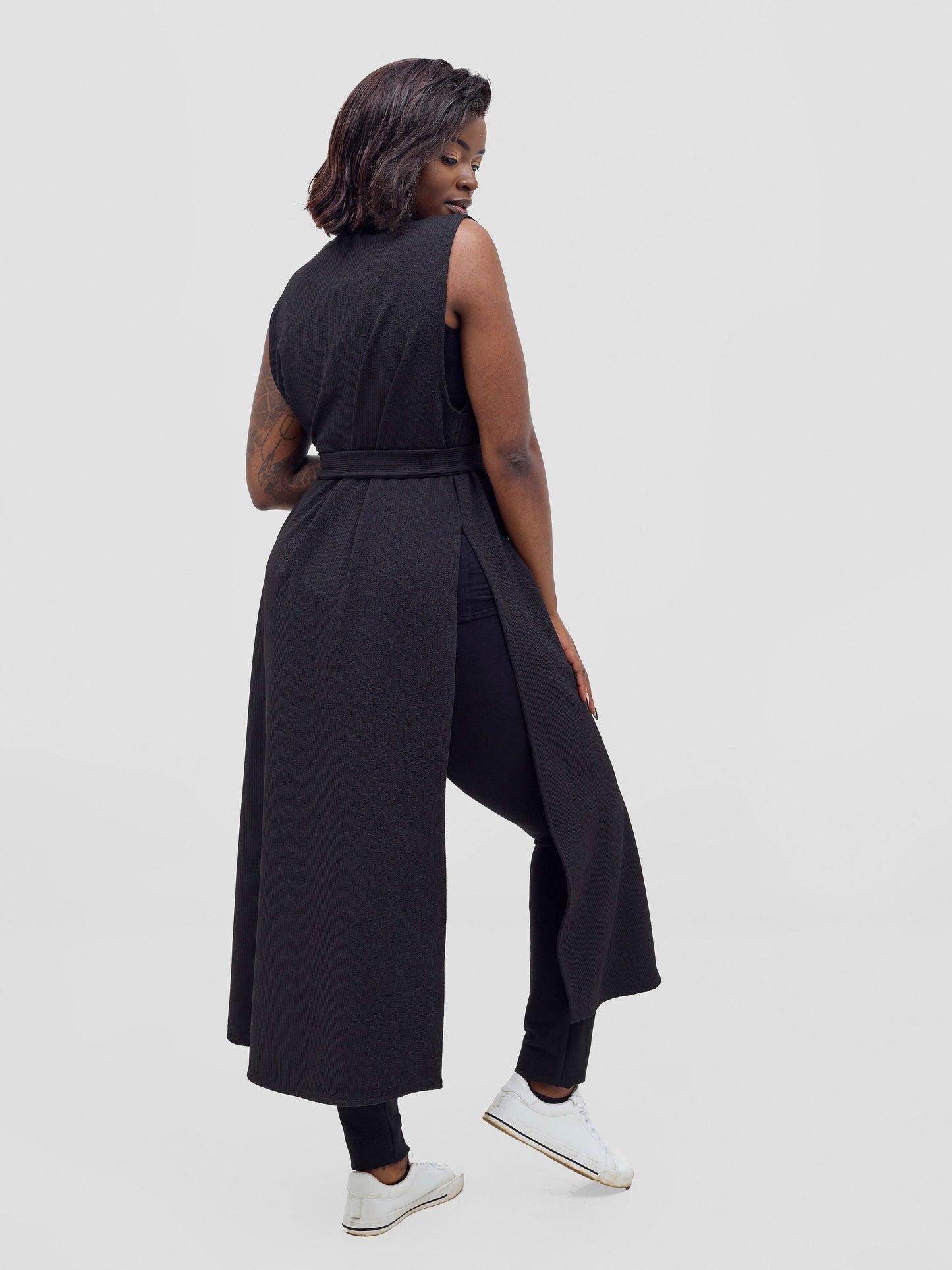 Vivo Chela Sleeveless Waterfall - Black