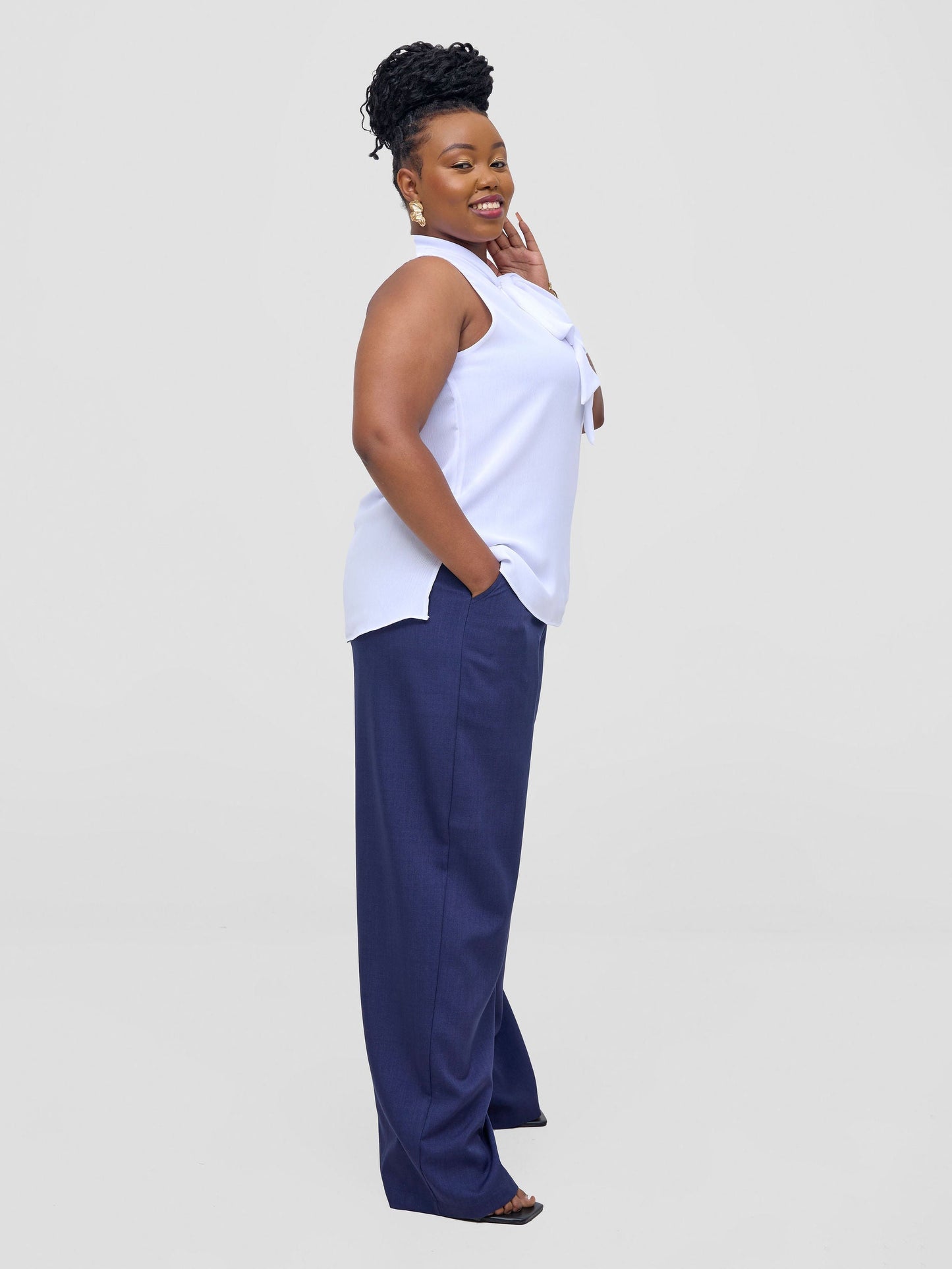 Vivo Niari Sleeveless Top - White