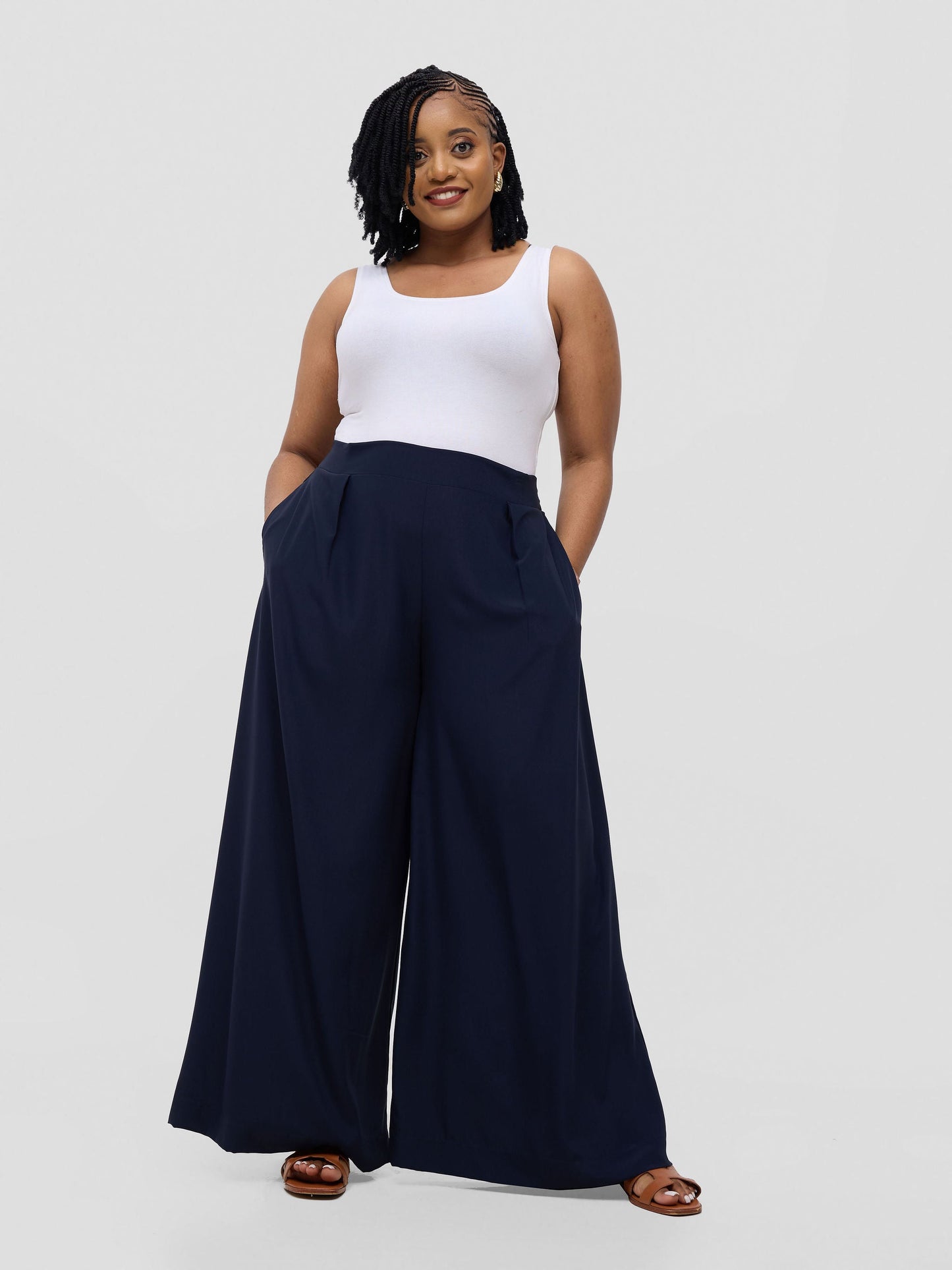 Vivo Serwa Crepe Pants - Dark Navy
