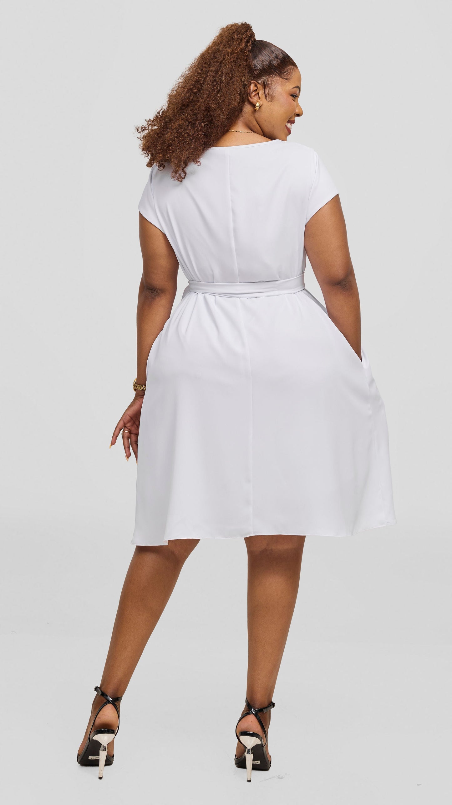 Vivo Basic Cap Sleeve Tent Knee Length Dress - White