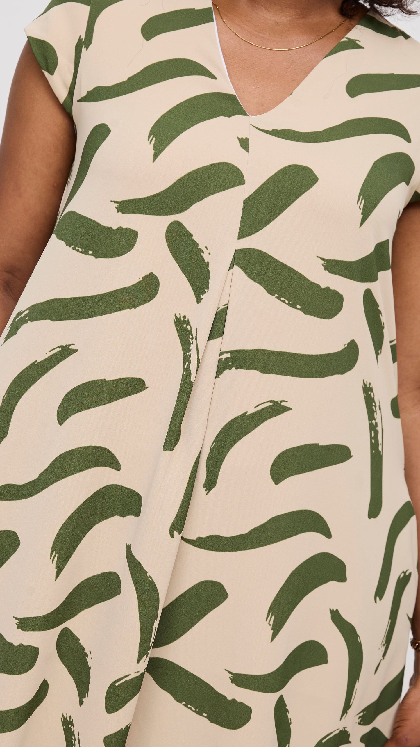 Vivo Kani Cap Sleeve Maxi Dress - Buttermilk / Hunters Nasi Print