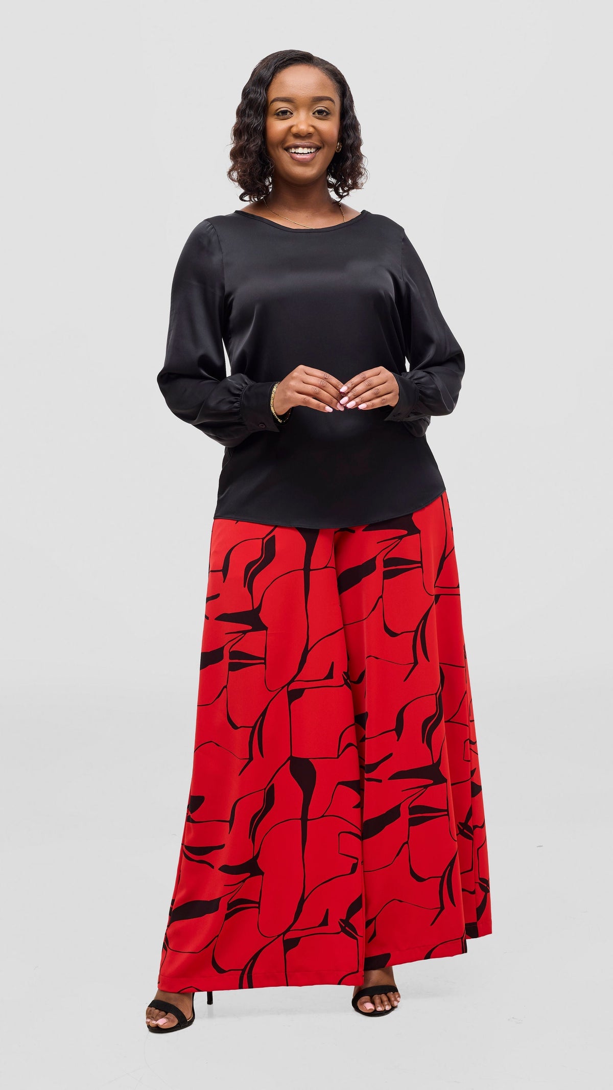Vivo Tatili Bishop Long Sleeve Top in Satin - Black