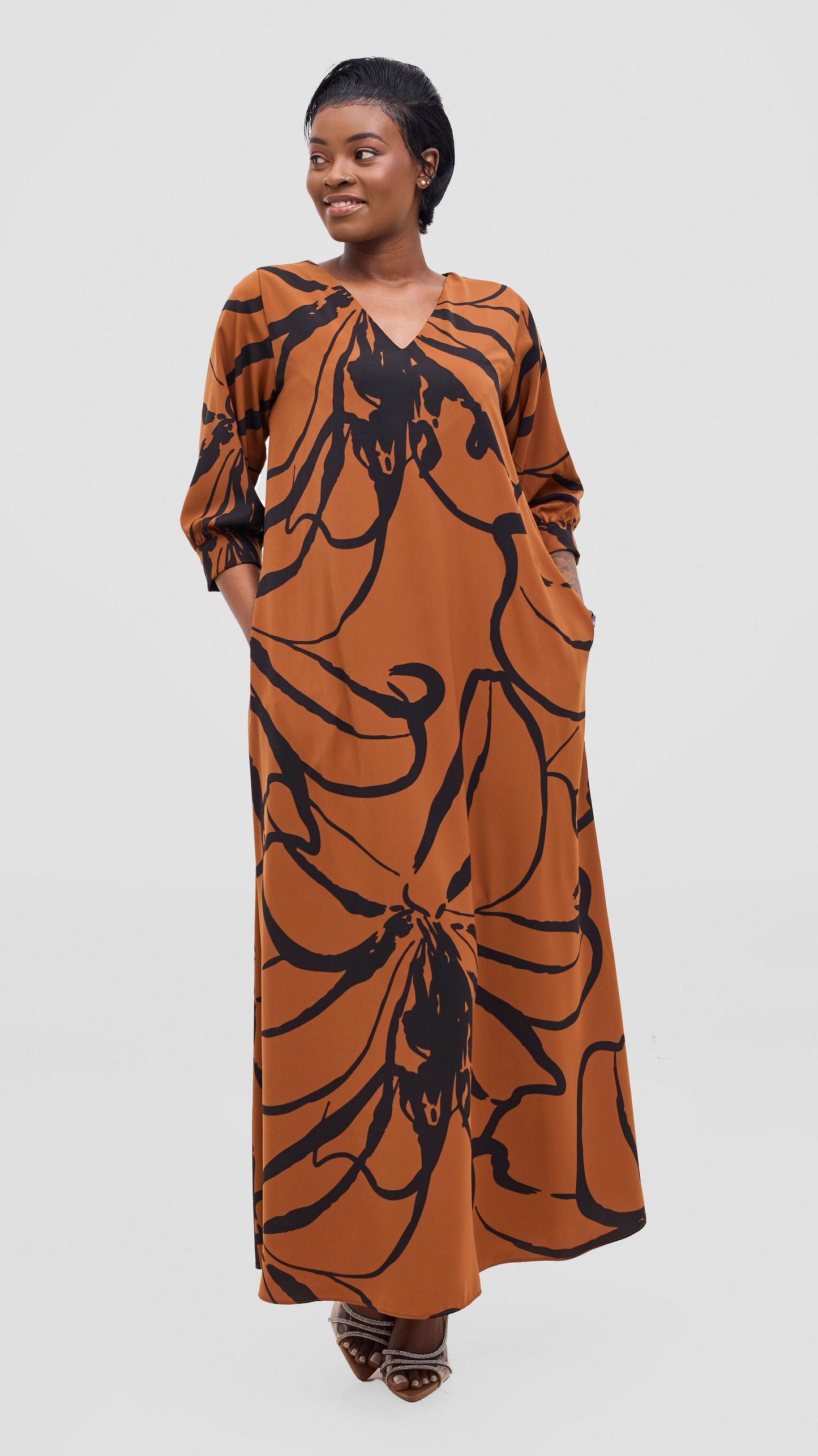 Vivo Hadiya Maxi Dress - Brown / Black Luwe Print