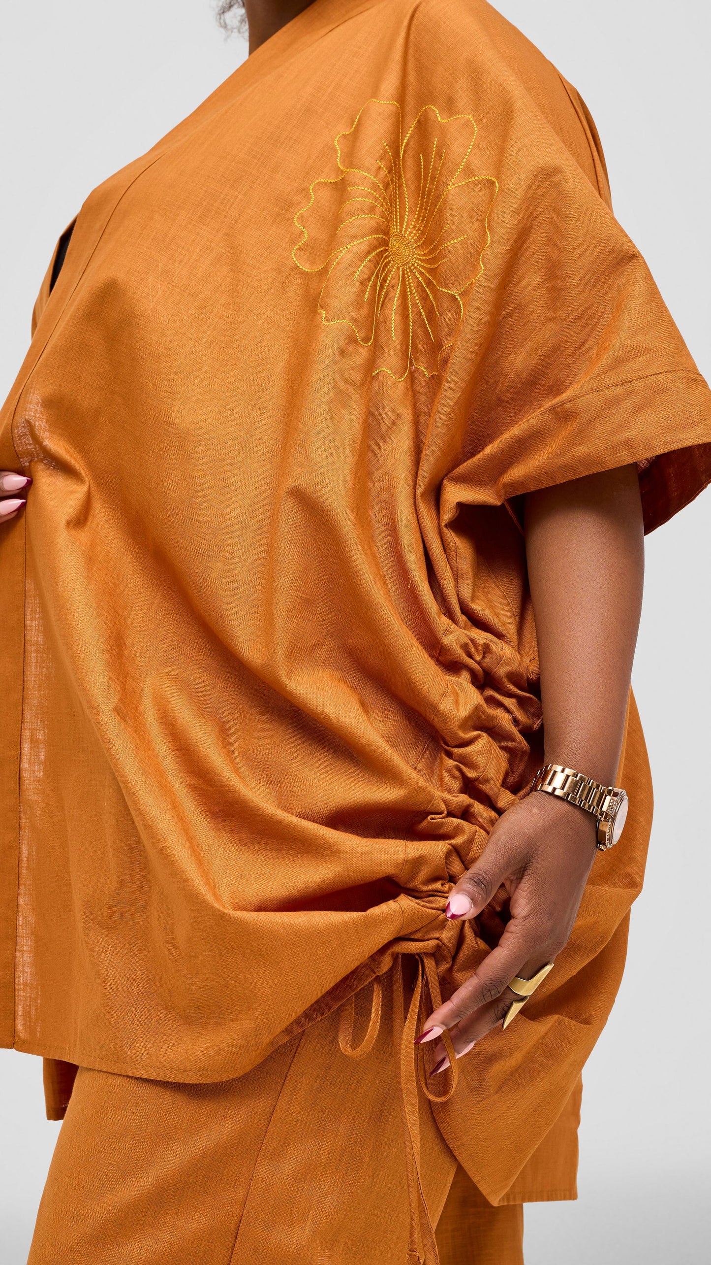 Safari by Vivo Zehra Embroidered Linen Kimono - Rust