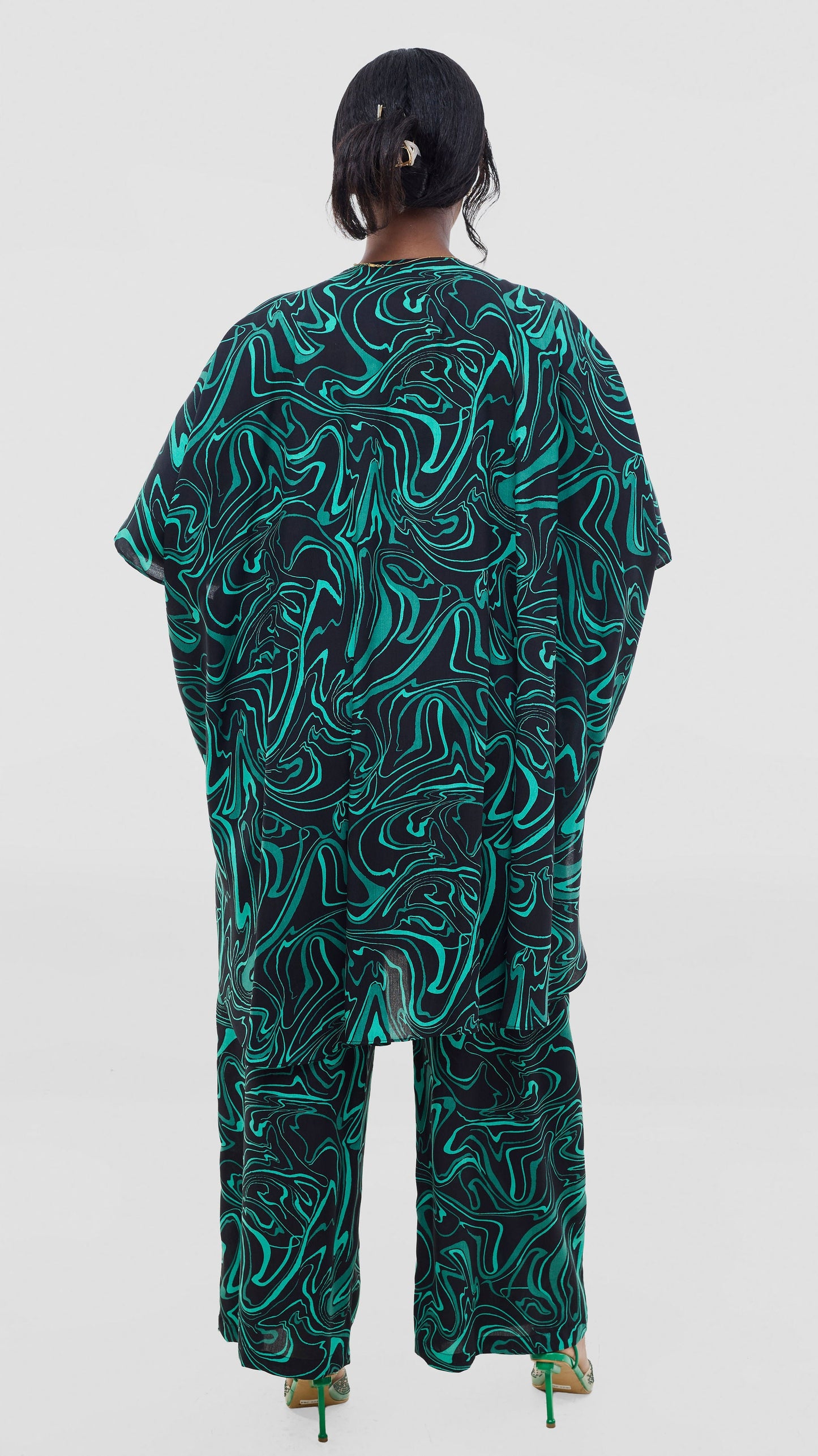 Vivo Samira Wide Kimono - Black / Green Print