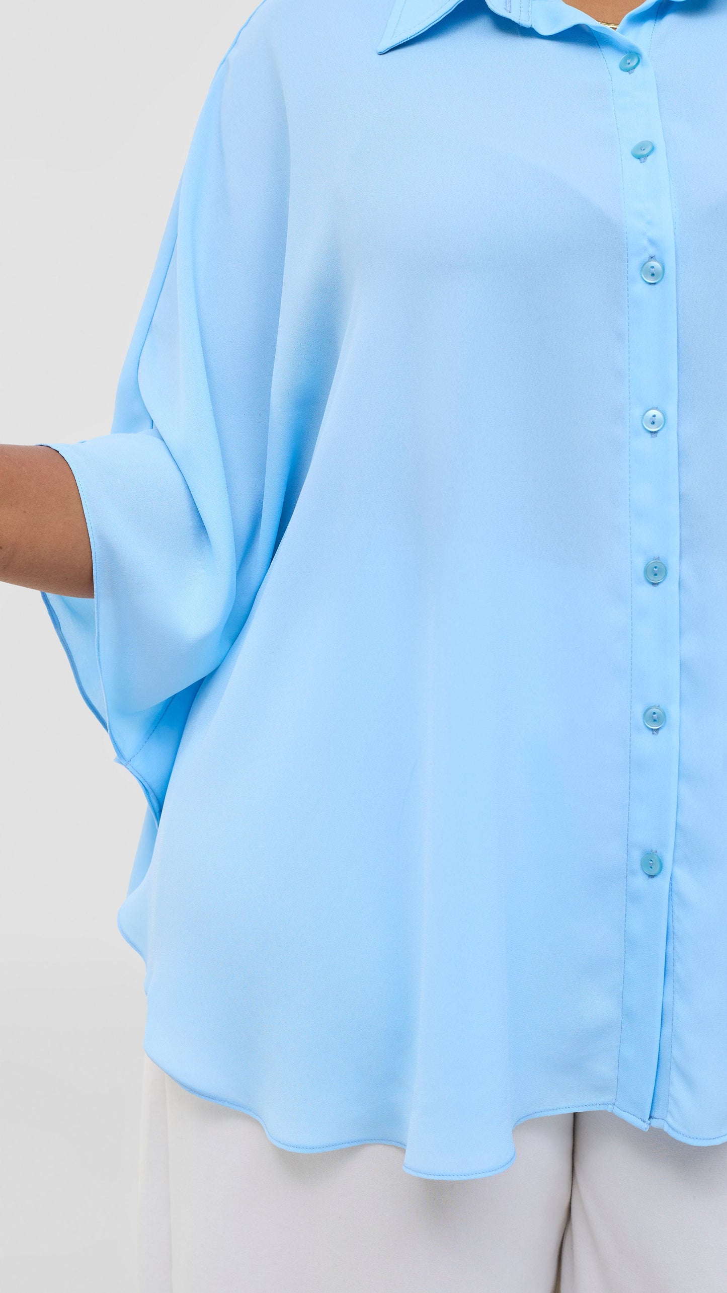 Vivo Iyana Cape Top - Light Blue