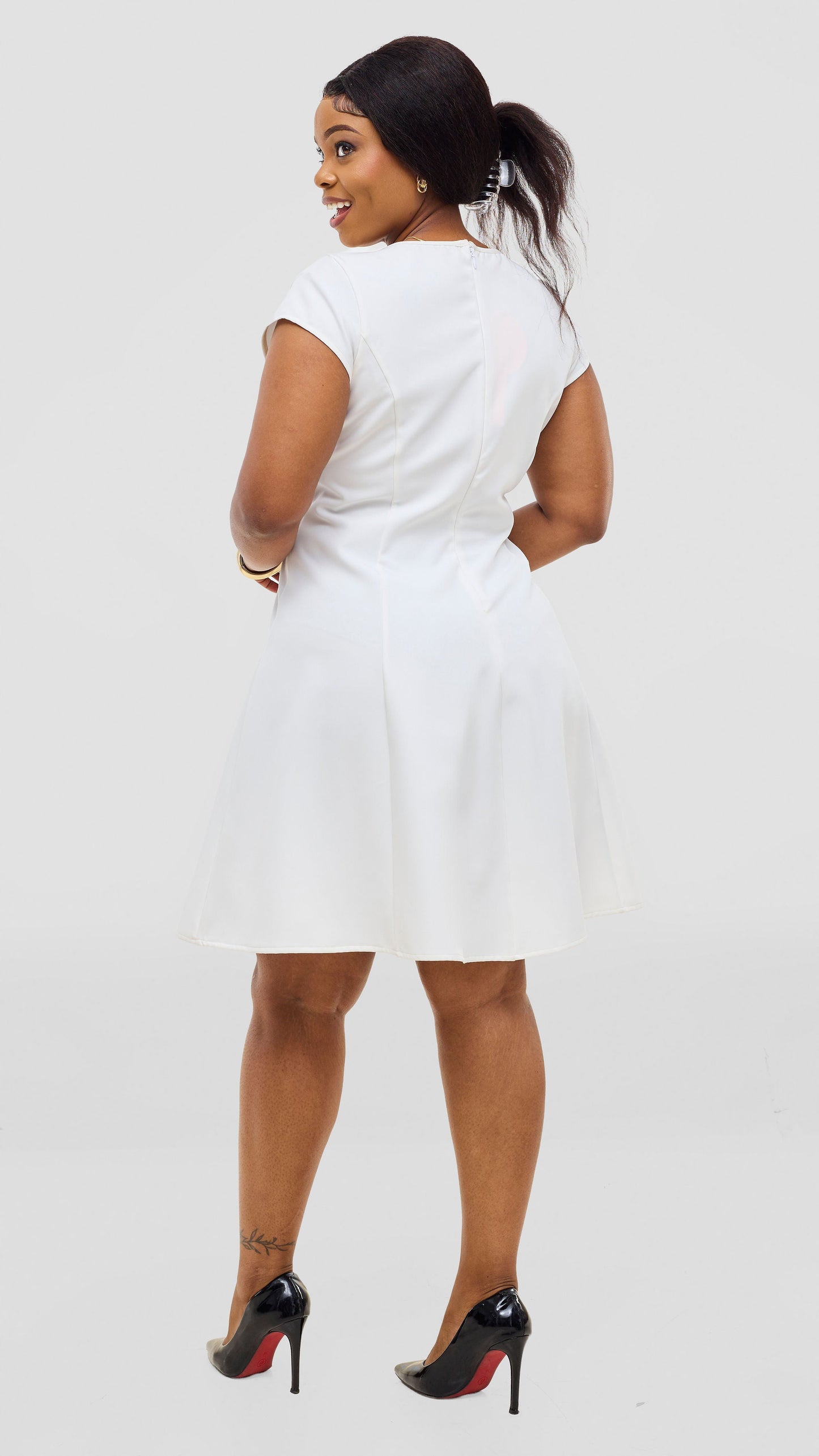Vivo Zelda Panelled Dress In Crepe - Off White