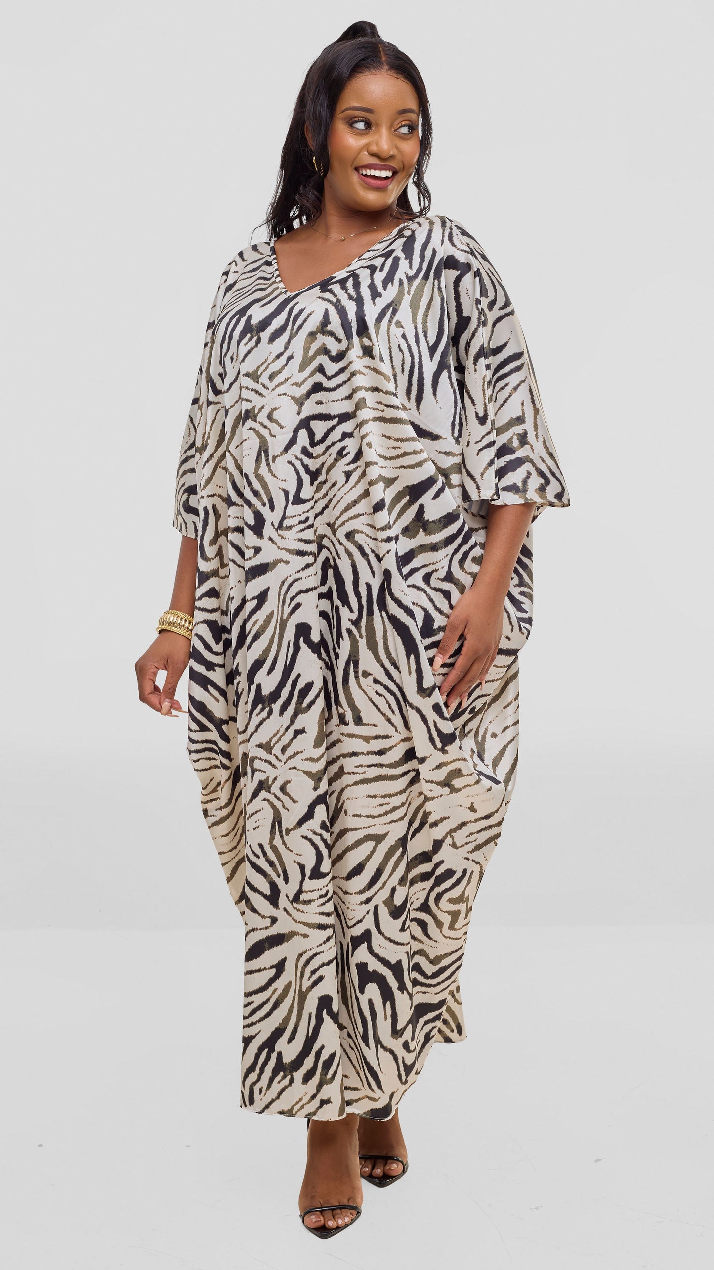 Vivo Keza V Neck Maxi Kaftan In Satin - Grey / White Print