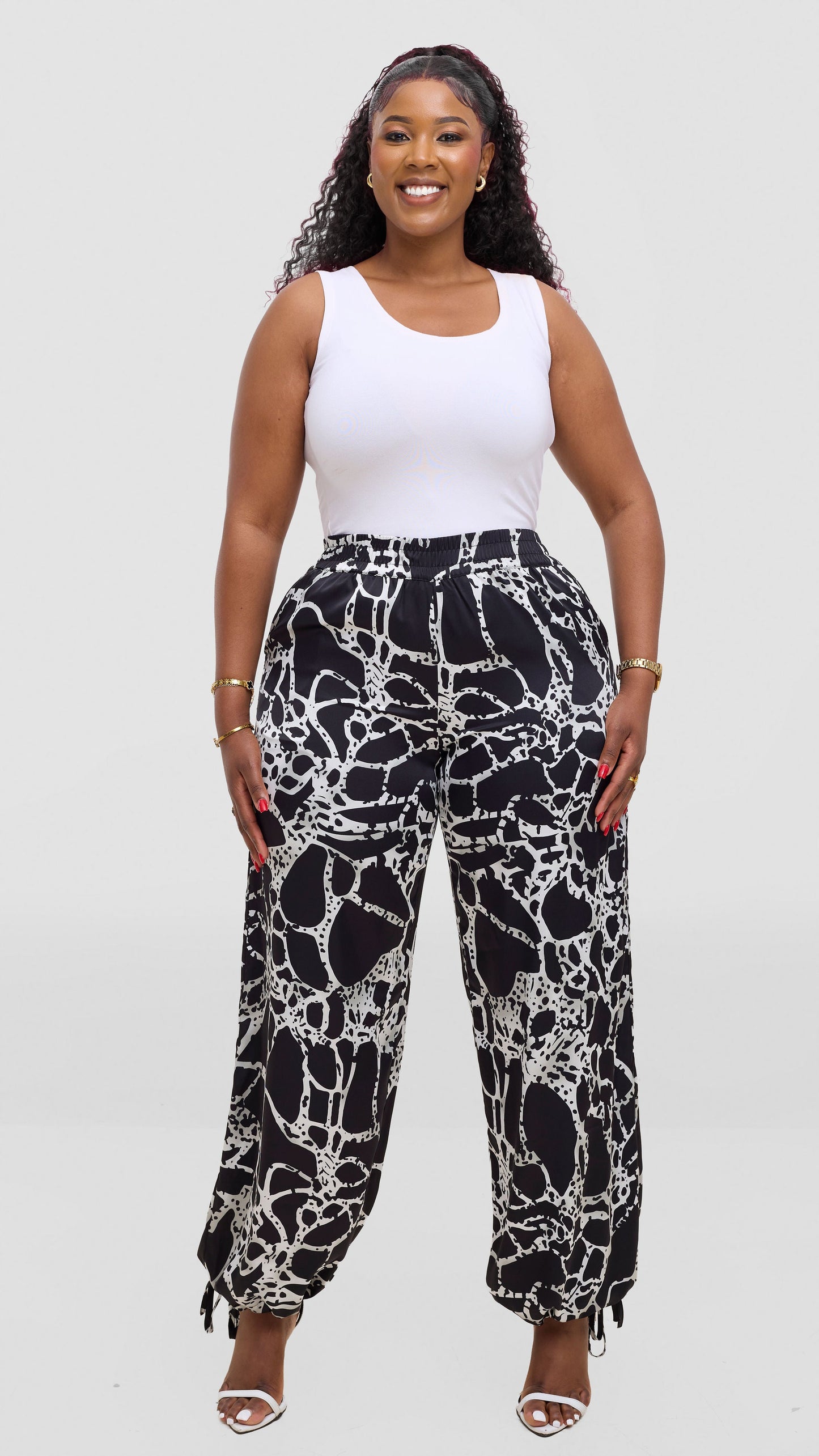 Vivo Liora Drawstring Pants In Satin - Grey / Black Print