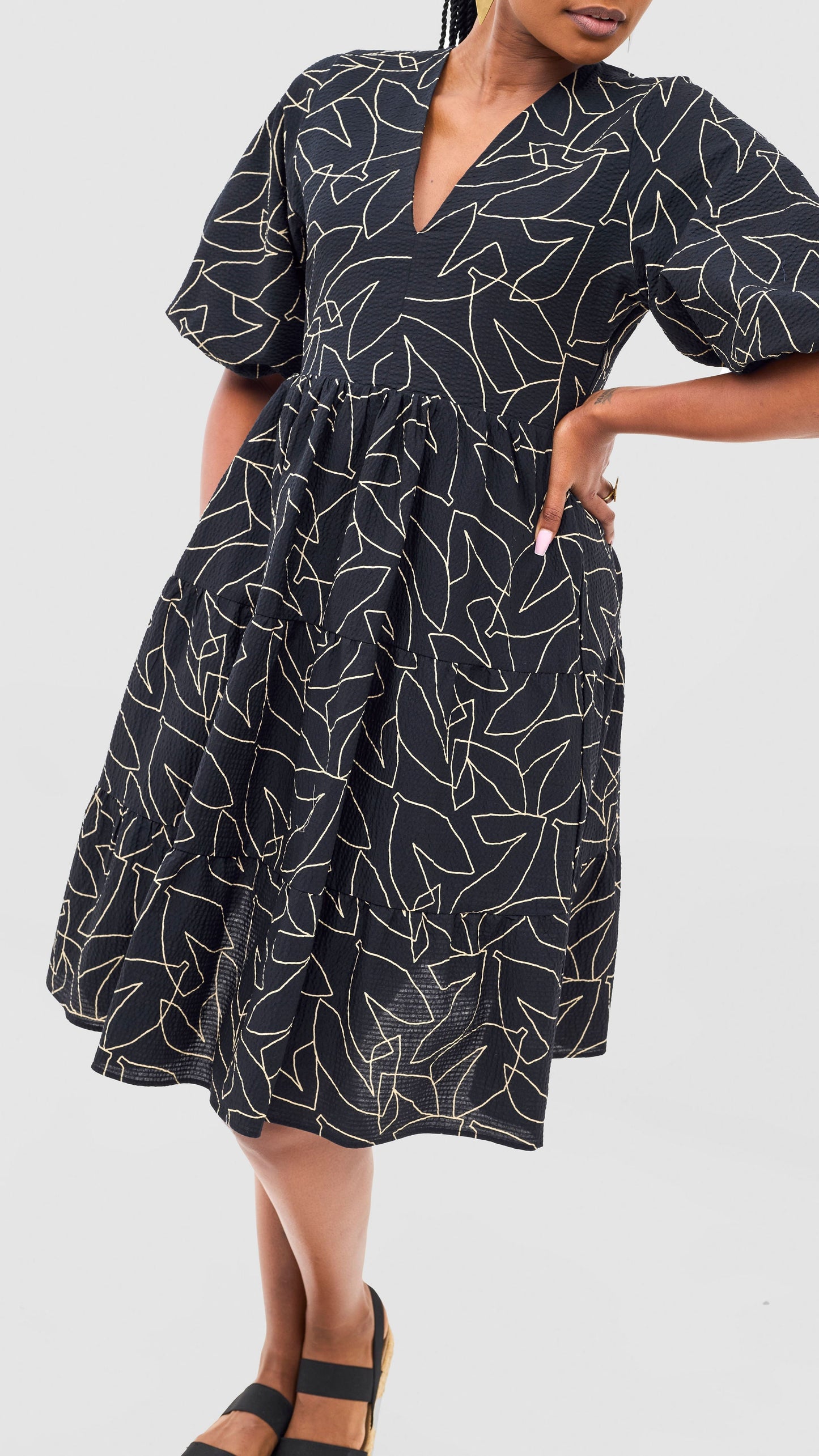 Safari Naledi Bishop Sleeve Tiered Dress - White / Black Wia Print