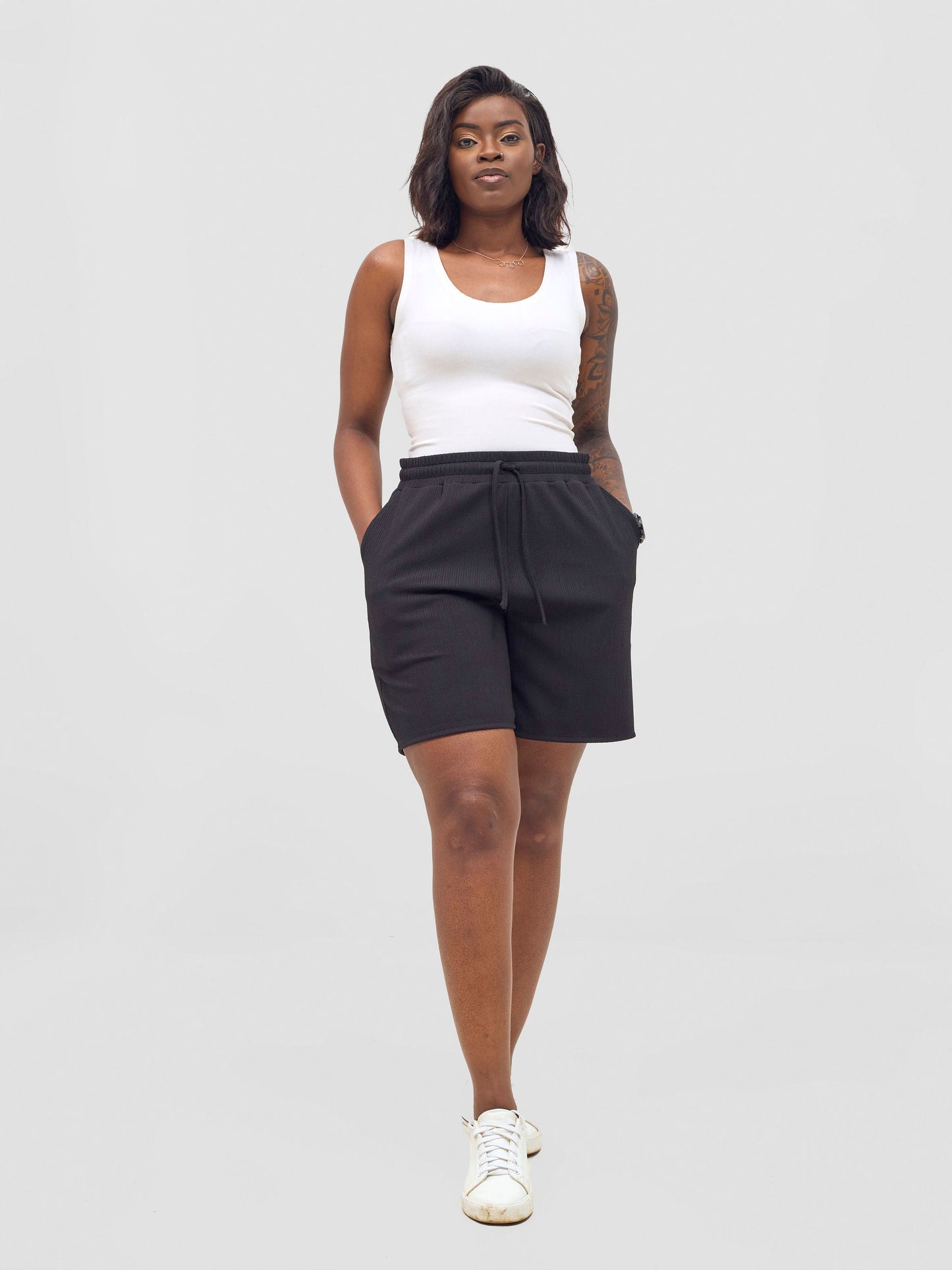 Vivo Chela Drawstring Shorts - Black