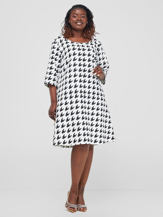 Vivo Pendo 3/4 Sleeve A Line Dress - White / Black Houndstooth Print