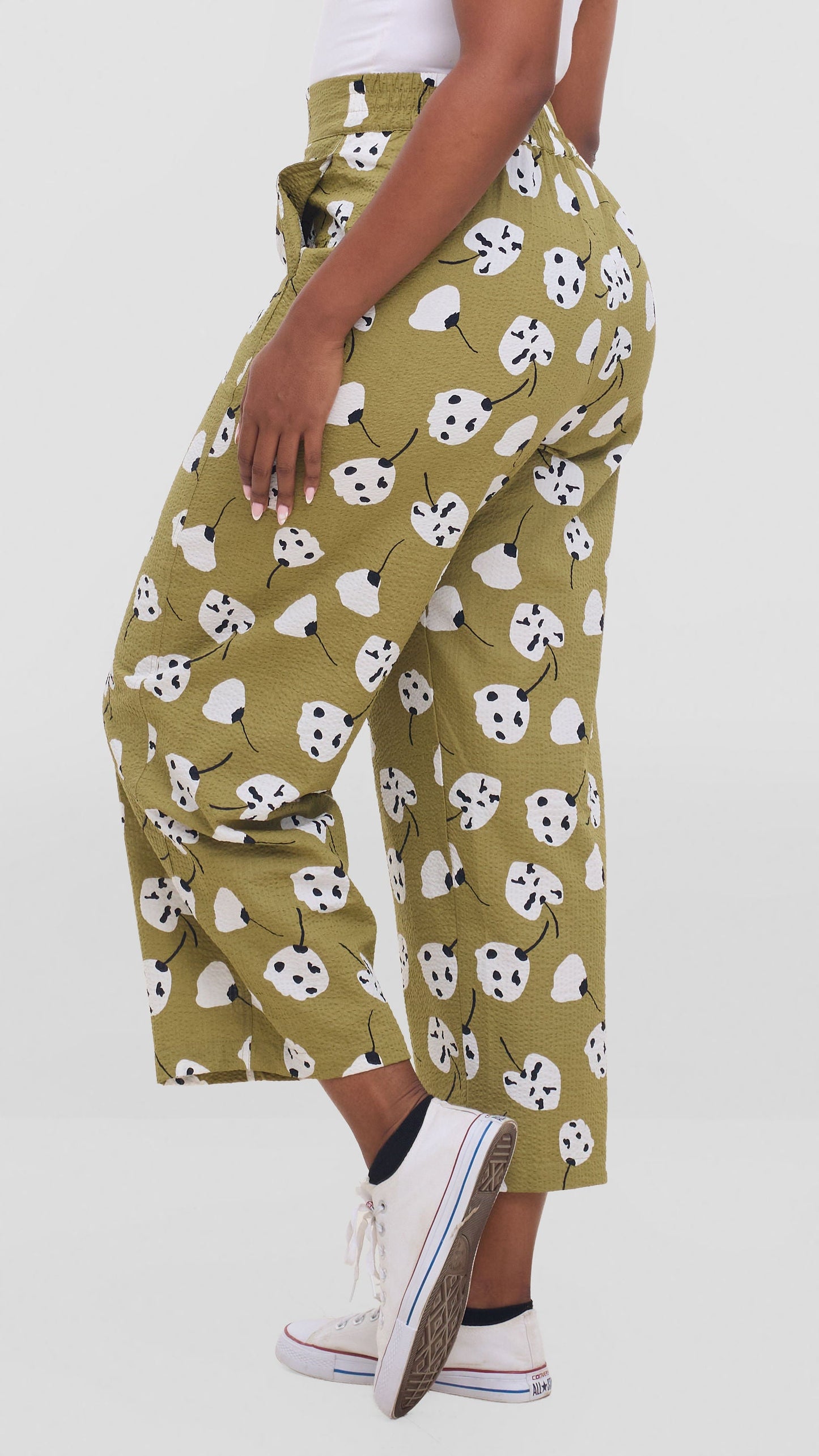 Safari by Vivo Zehra Barrel Pants - Olive / White Print