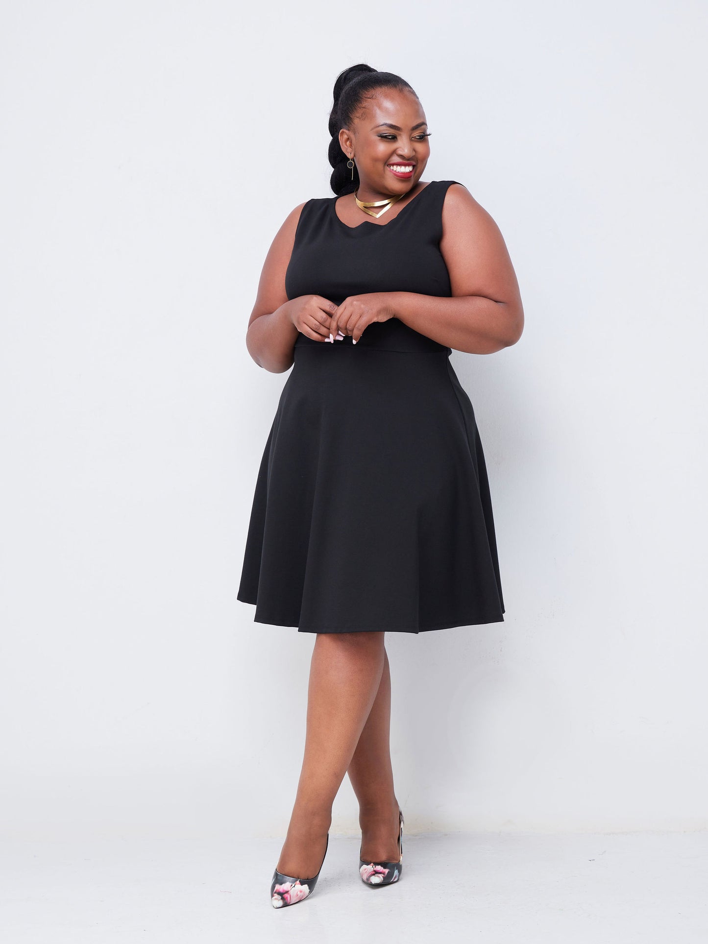 Vivo Upe Boatneck Skater Dress - Black