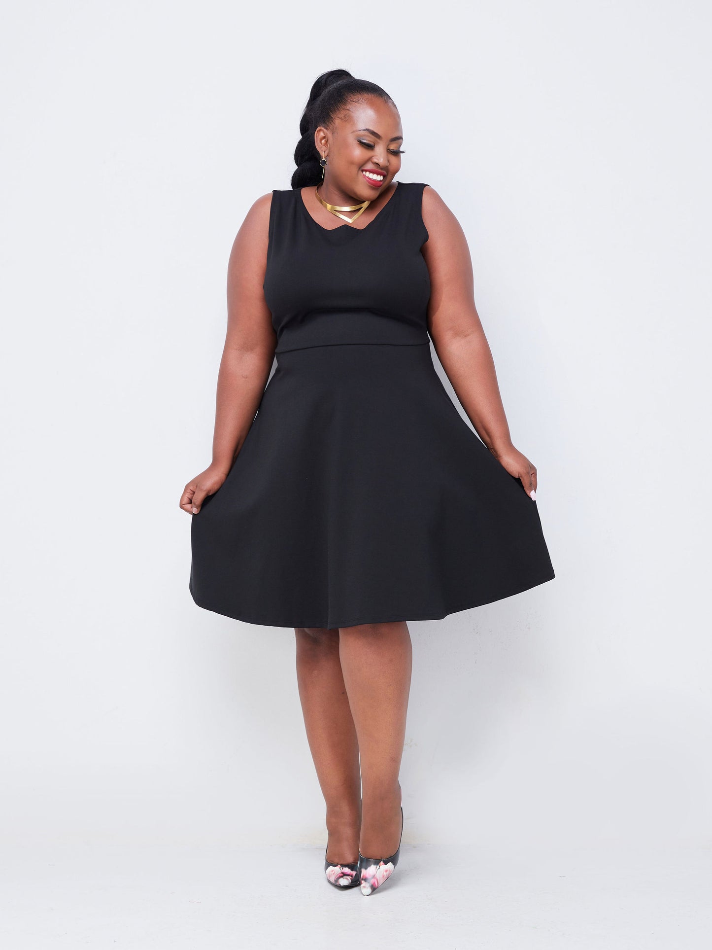 Vivo Upe Boatneck Skater Dress - Black