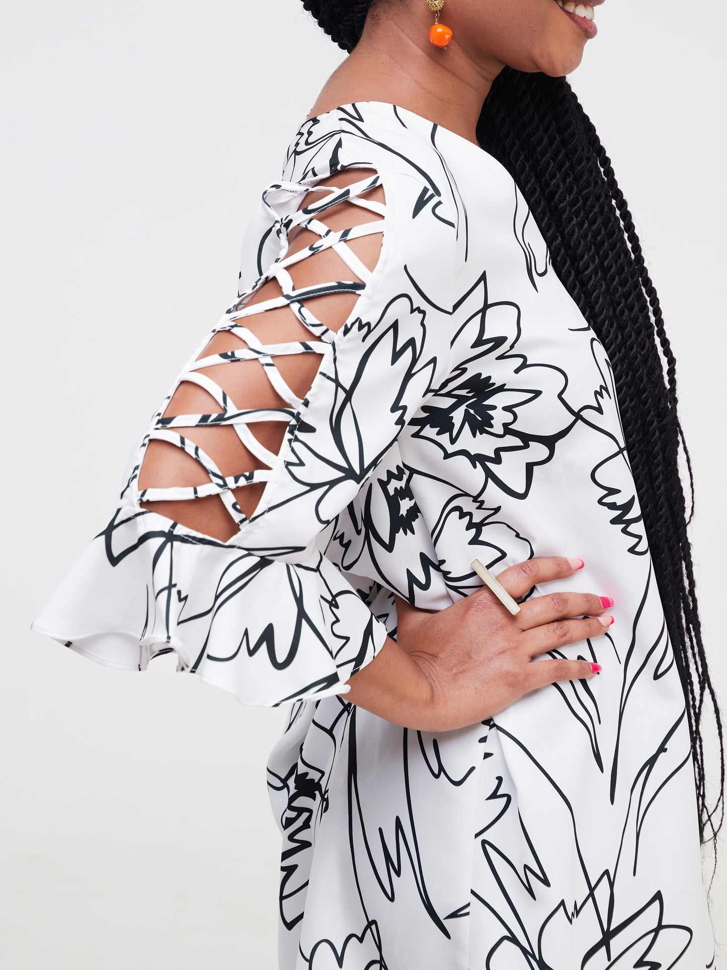 Vivo Dali 3/4 Cut Out Sleeve Top - White / Black Abstract Print