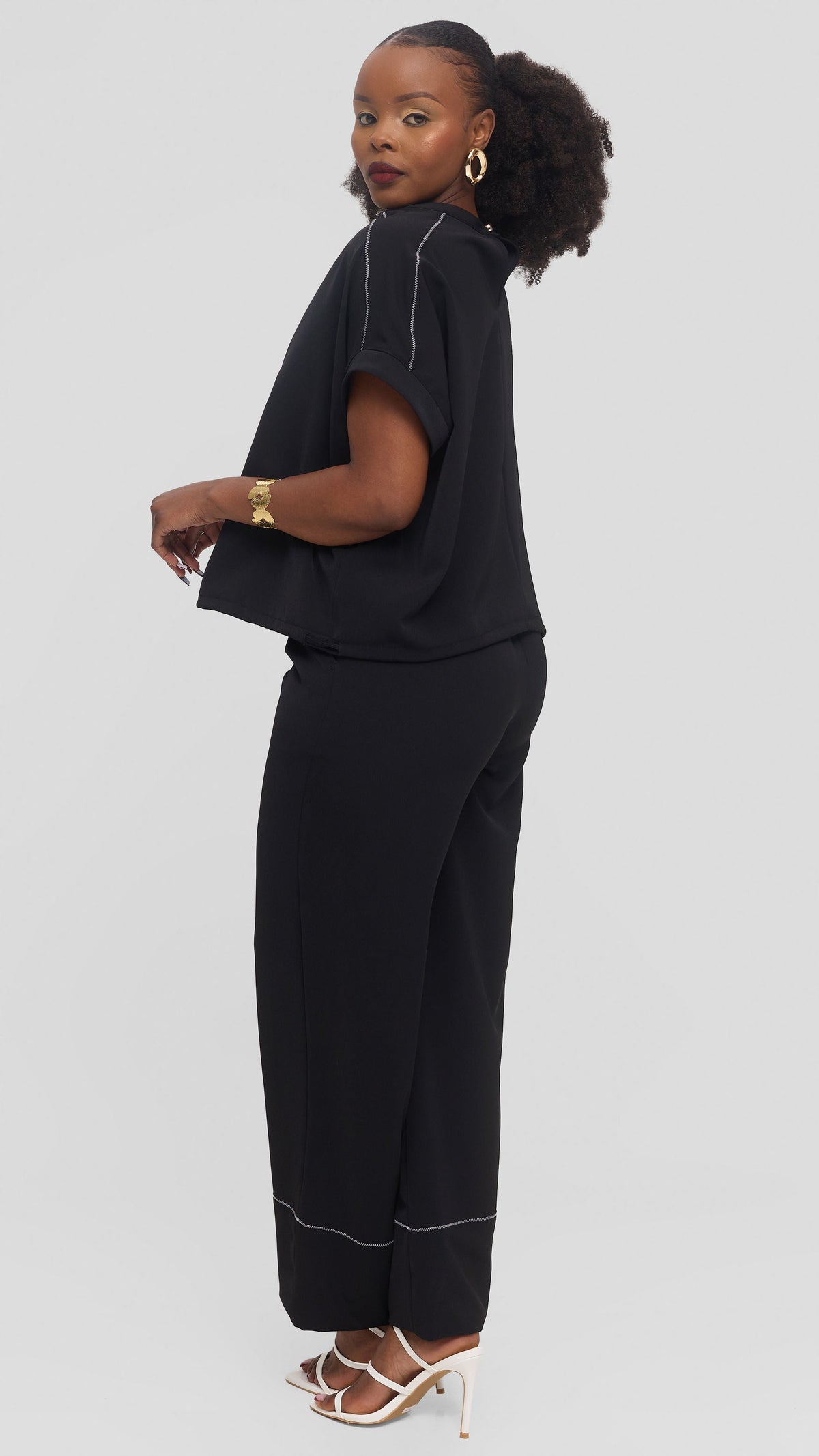 Vivo Contrast Stitch Loose Top in Twill - Black