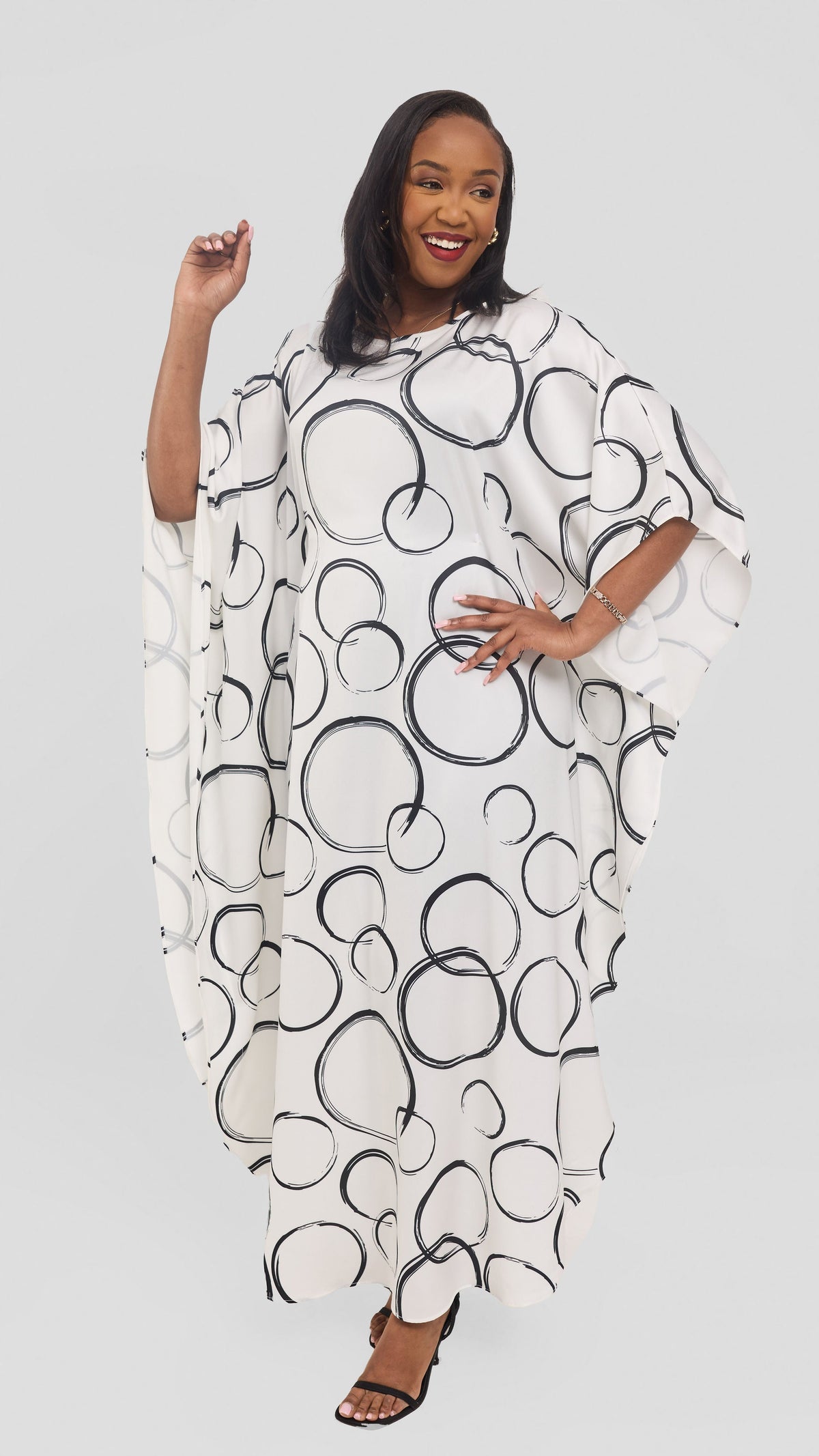 Vivo Round Neck Maxi Kaftan in Satin - White / Black Amani Print