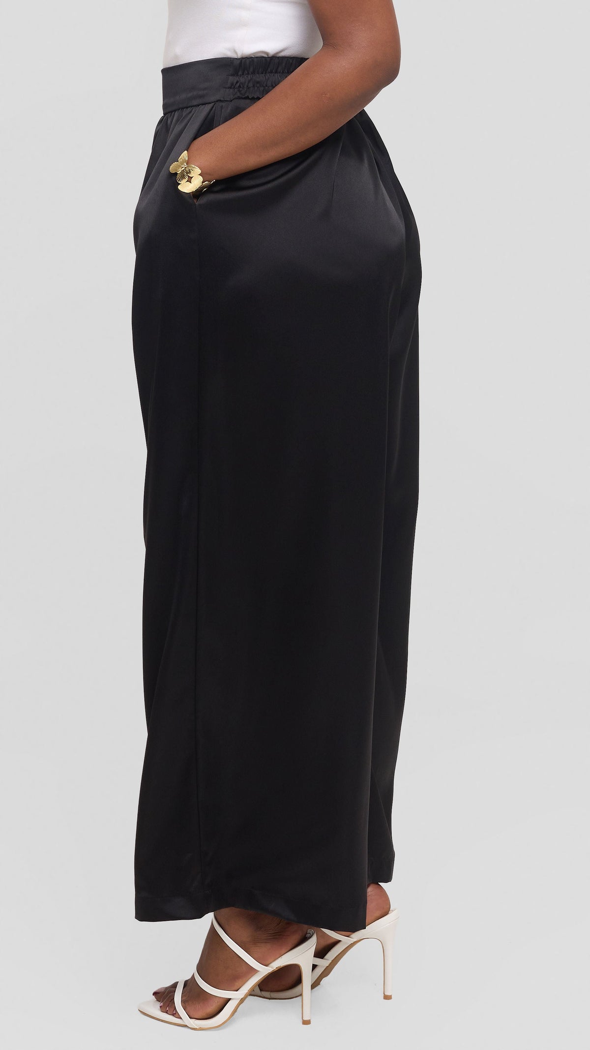 Vivo Gathered Waist Pants in Satin - Black