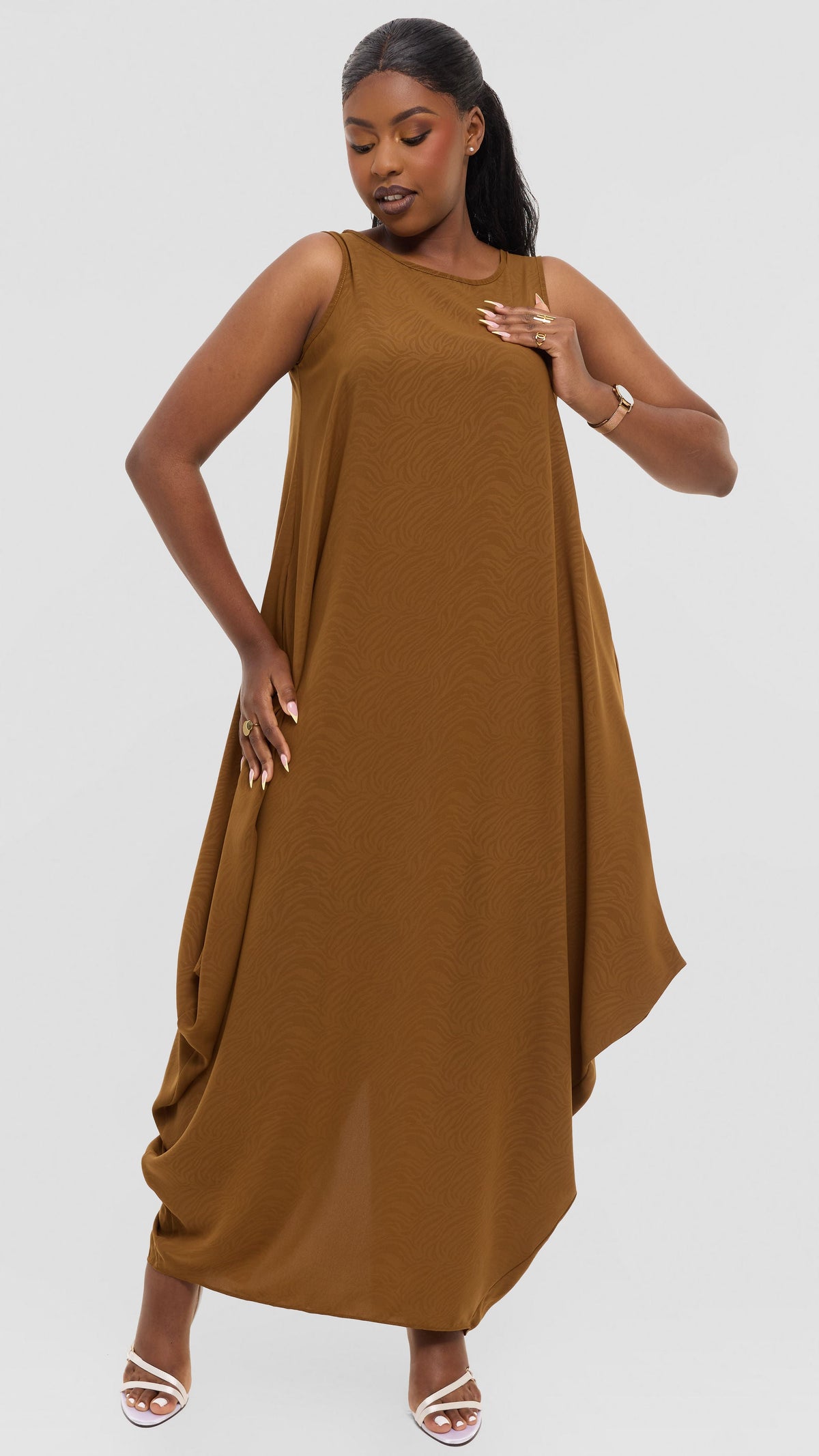 Vivo Seli Maxi Dress in Crepe - Tan Abstarct