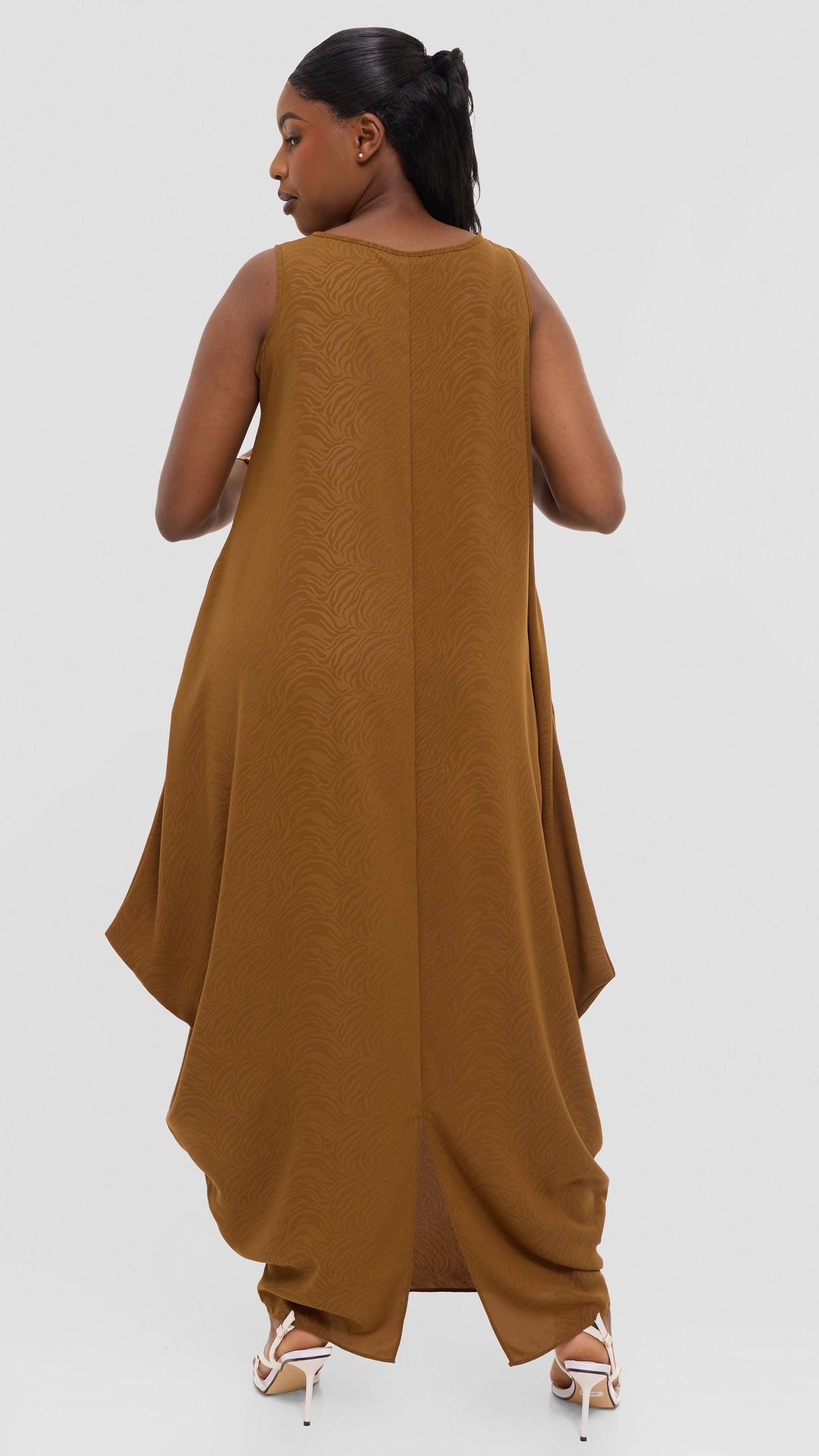Vivo Seli Maxi Dress in Crepe - Tan Abstarct