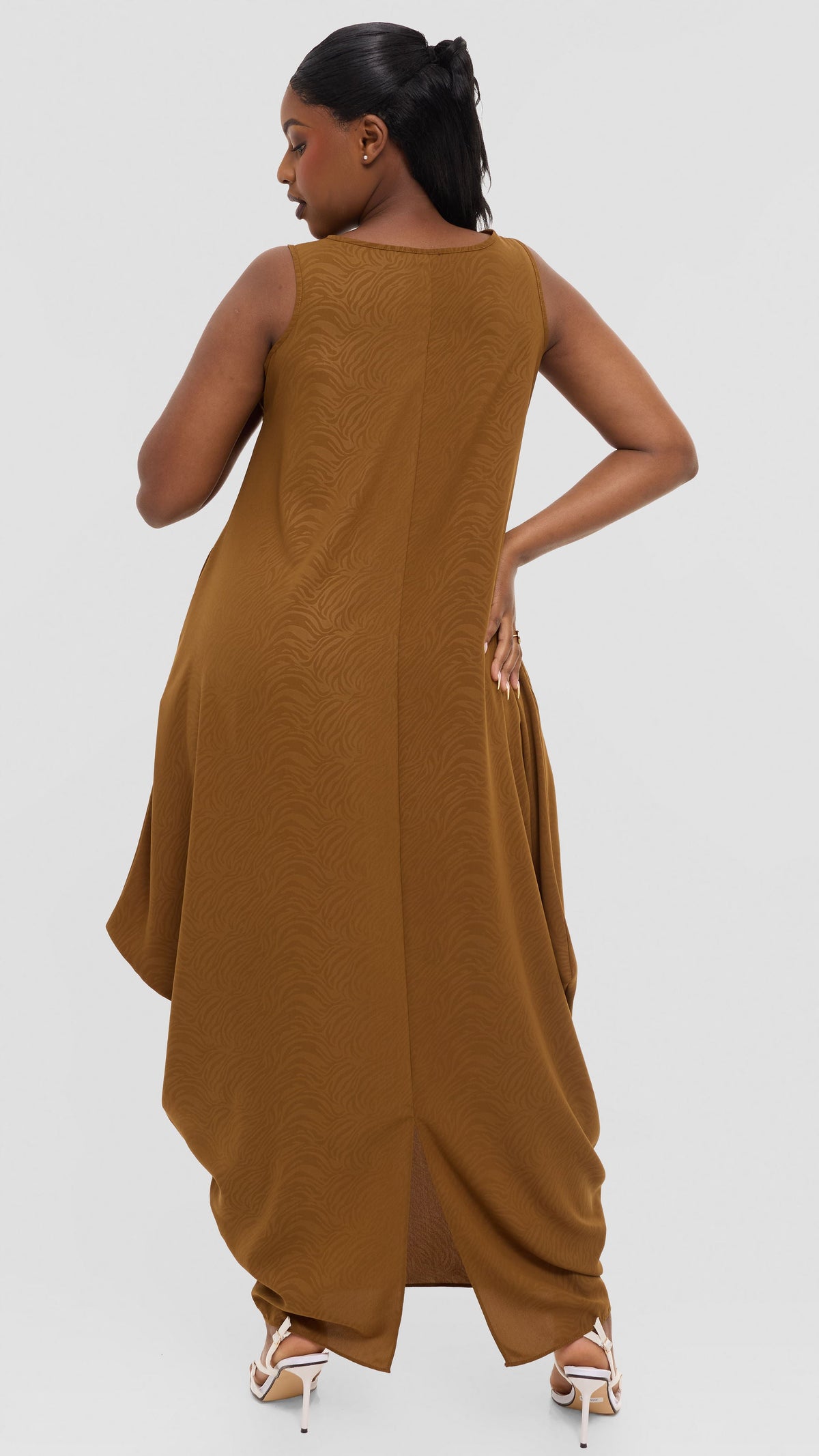 Vivo Seli Maxi Dress in Crepe - Tan Abstarct