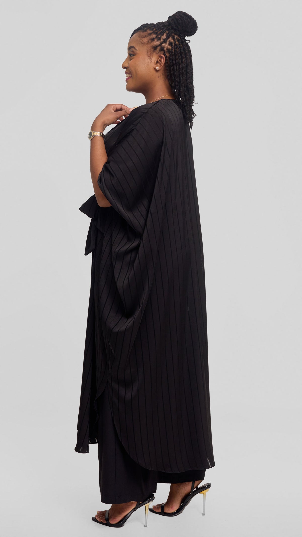 Vivo Scalloped Kimono in Stripped Crepe - Black