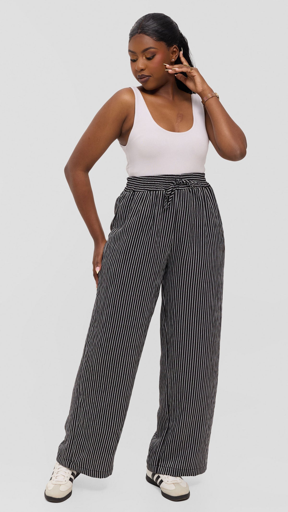 Vivo Drawstring Wide Leg Pants in Crepe - Navy Blue / White Stripes