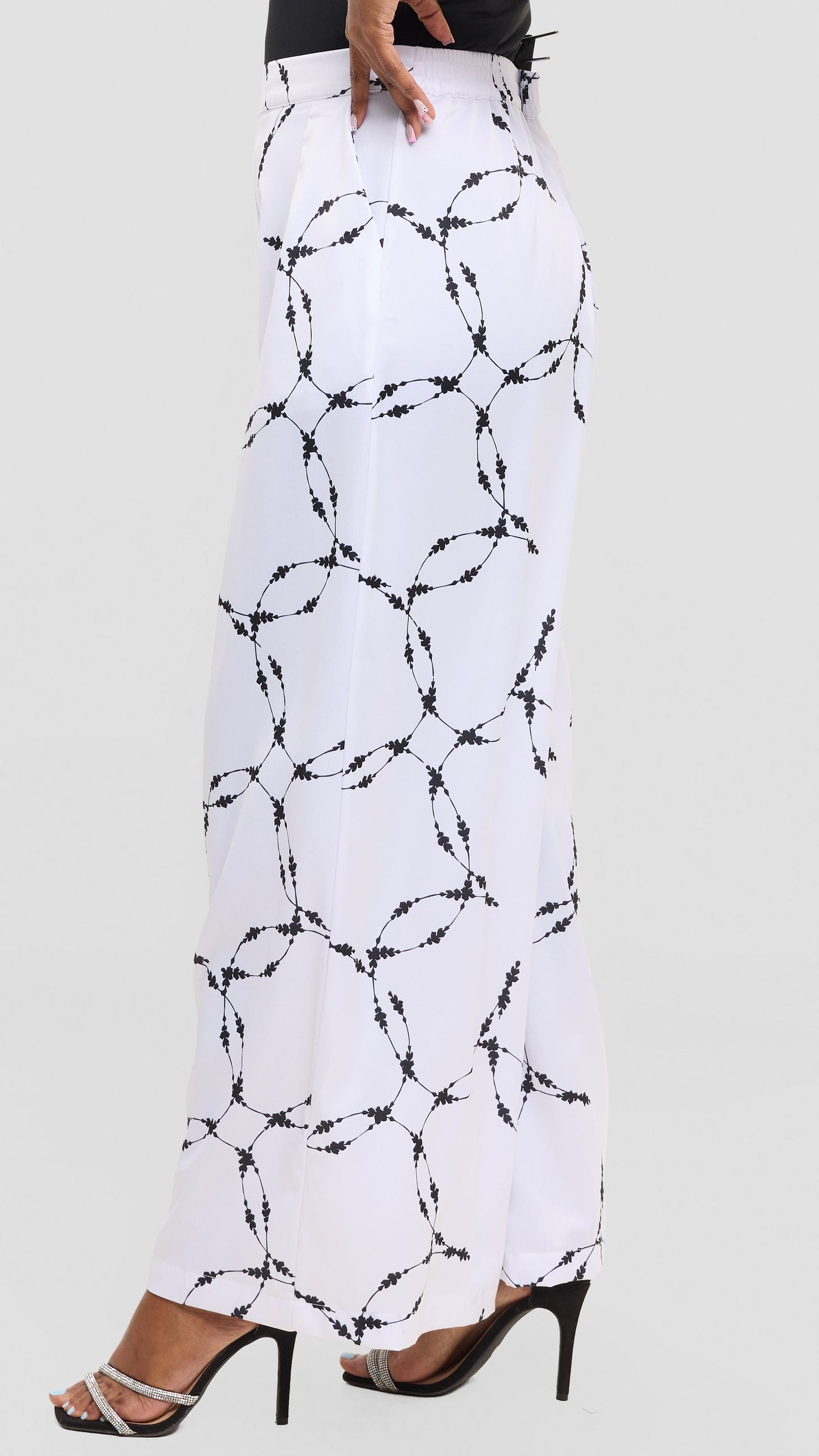 Vivo Essi Wide Leg Pants in Satin - White / Black Shina Print