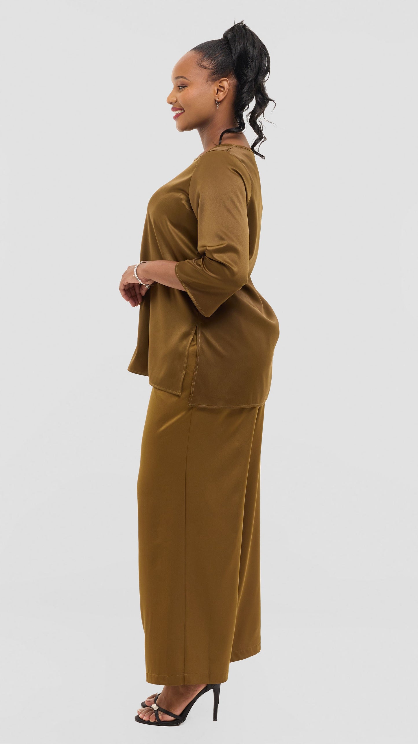 Vivo Straight Leg Pants in Satin - Dark Olive