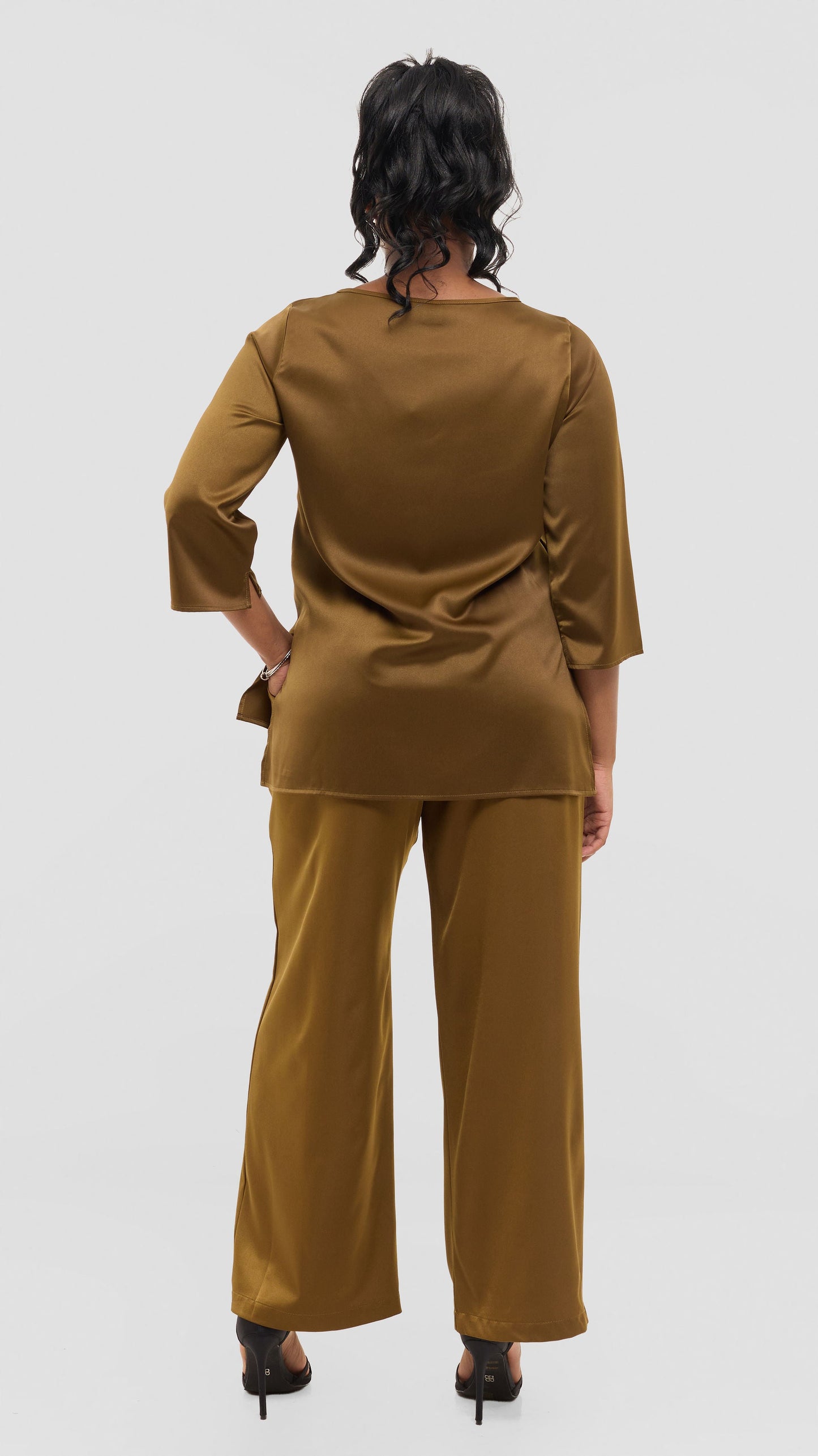 Vivo Straight Leg Pants in Satin - Dark Olive