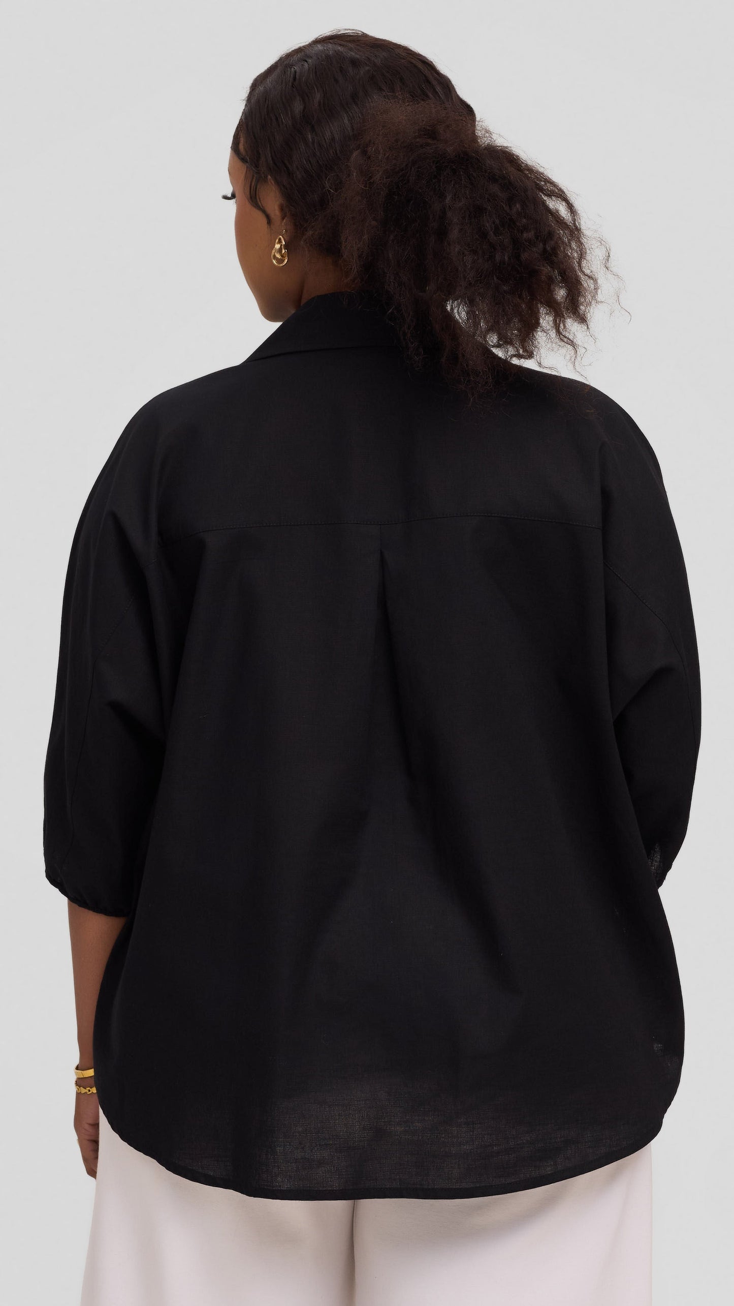Safari by Vivo Back Pleat Loose Top in Linen Blend - Black