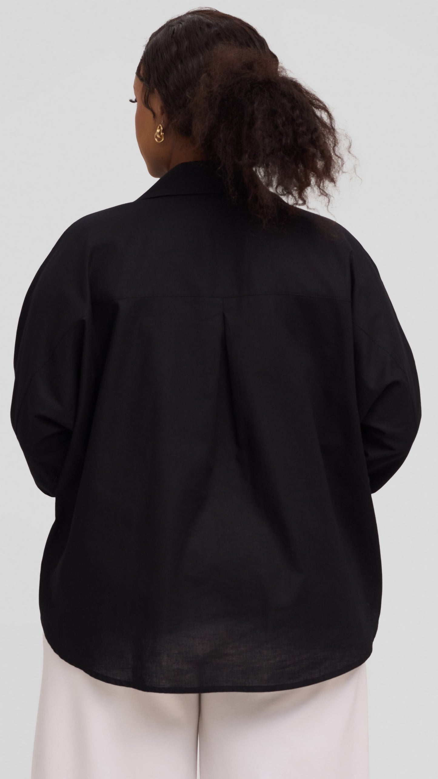 Safari by Vivo Back Pleat Loose Top in Linen Blend - Black