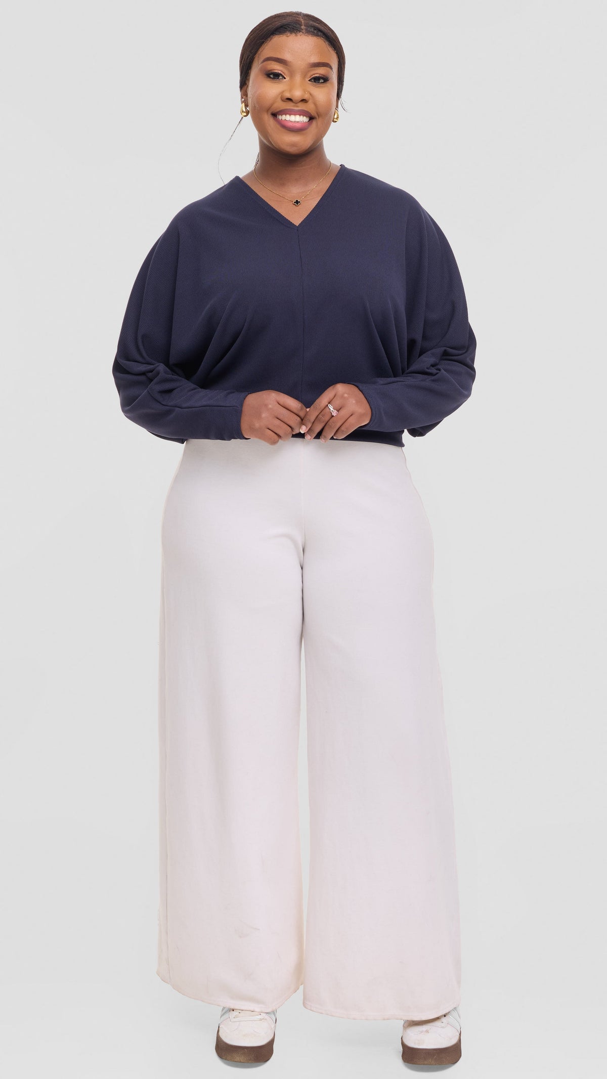Vivo Tanda V-Neck Top in Stretch Rib - Navy