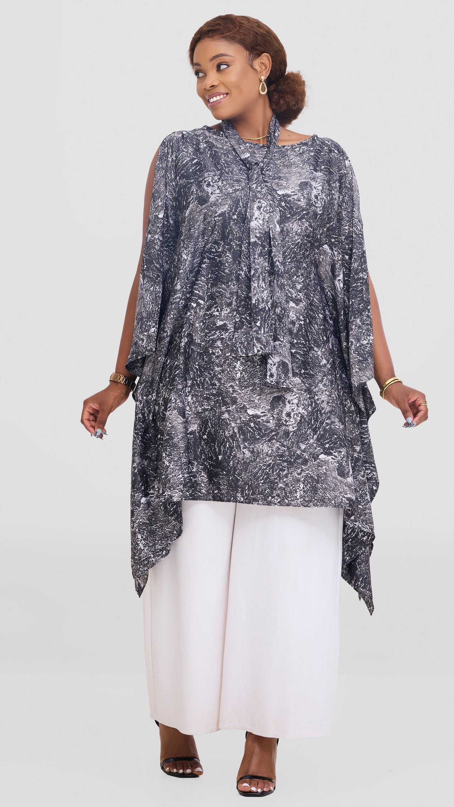 Vivo Knee Length Kaftan in Satin - White / Grey Print
