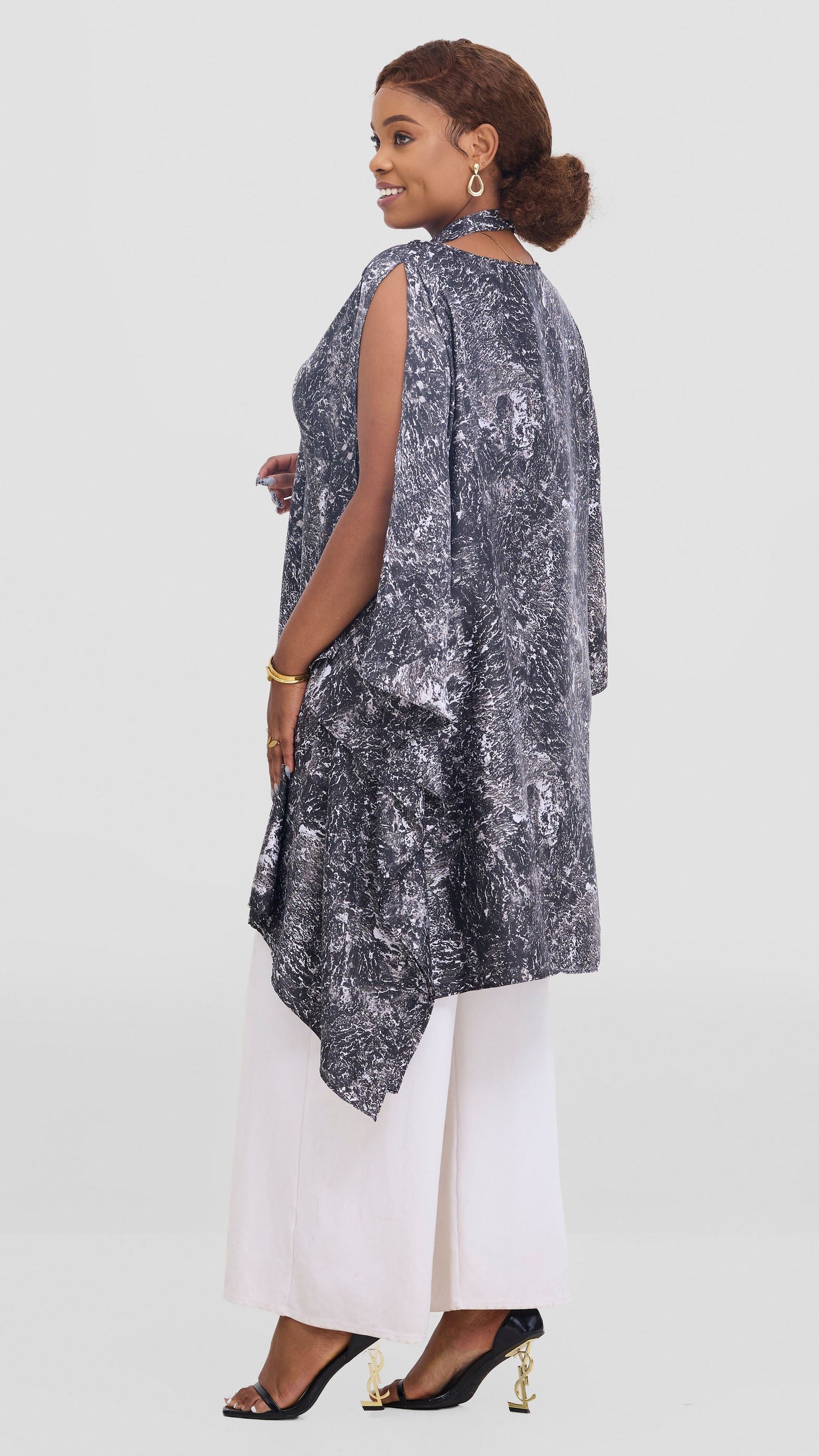 Vivo Knee Length Kaftan in Satin - White / Grey Print