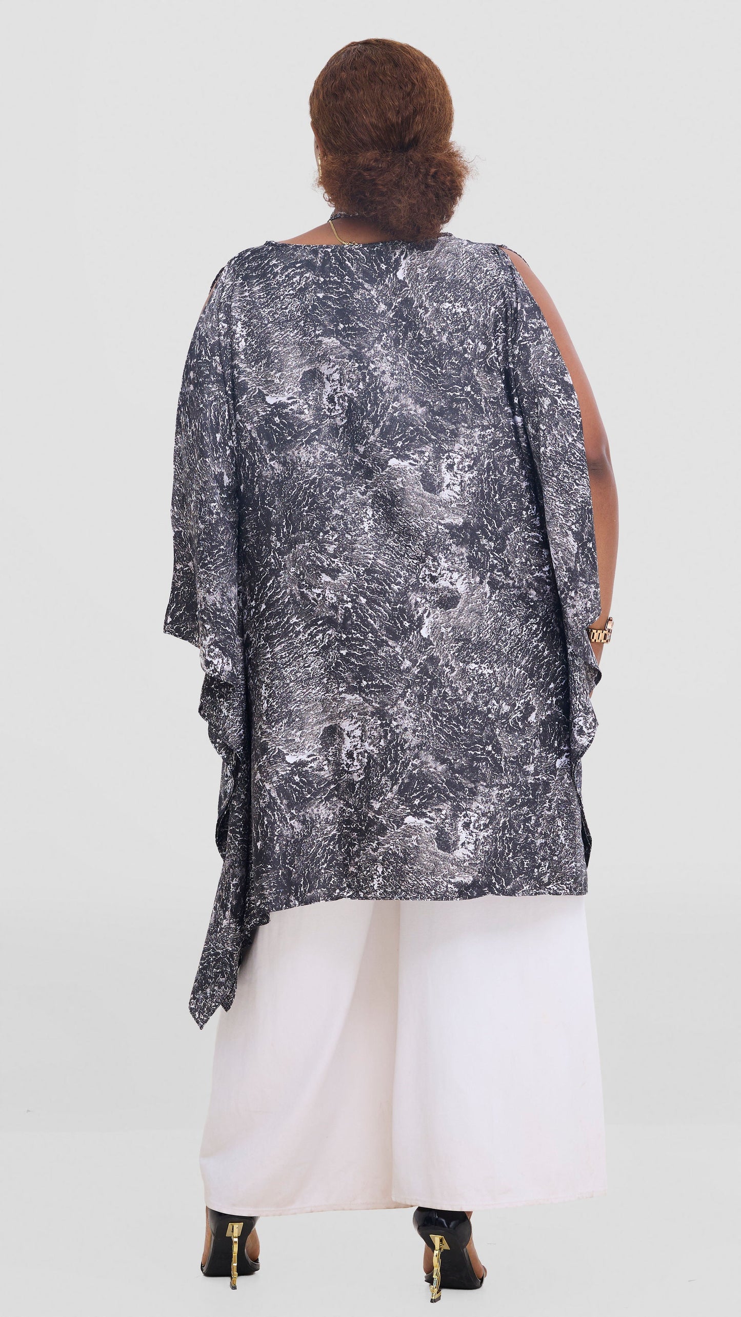 Vivo Knee Length Kaftan in Satin - White / Grey Print