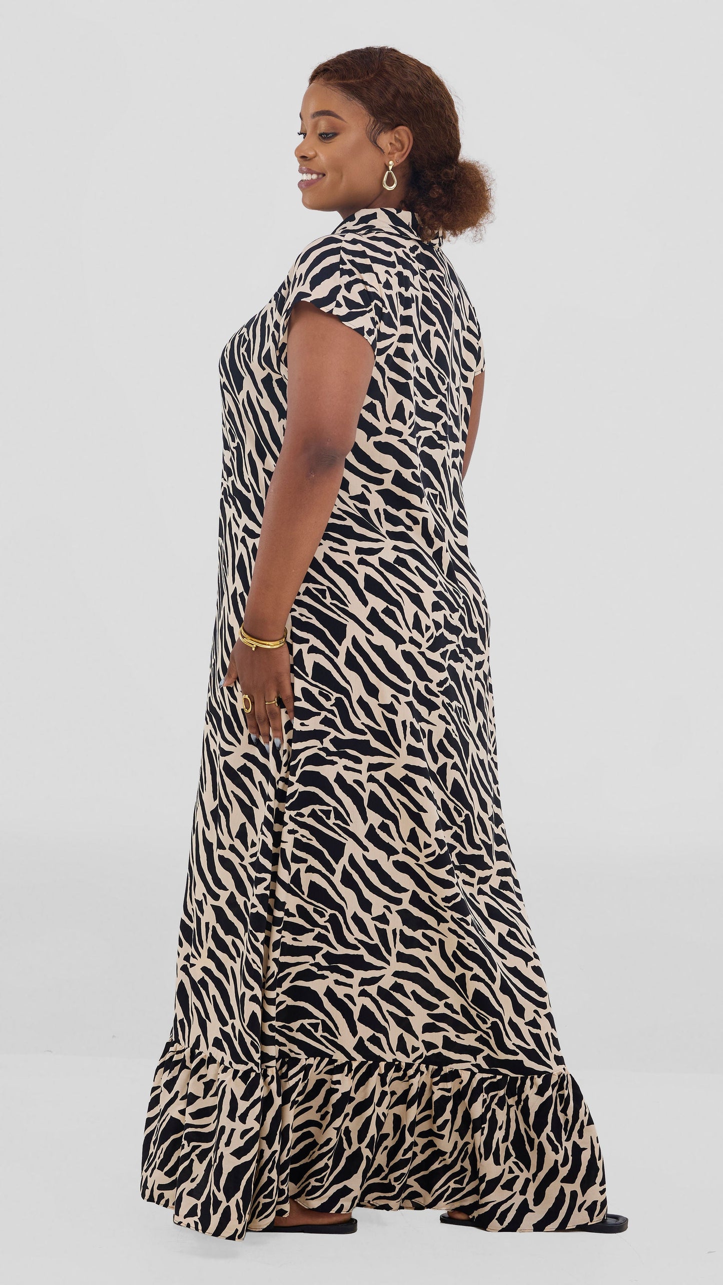 Vivo Maisha Drop Shoulder Maxi Dress In Rayon - Black / Light Tan Print