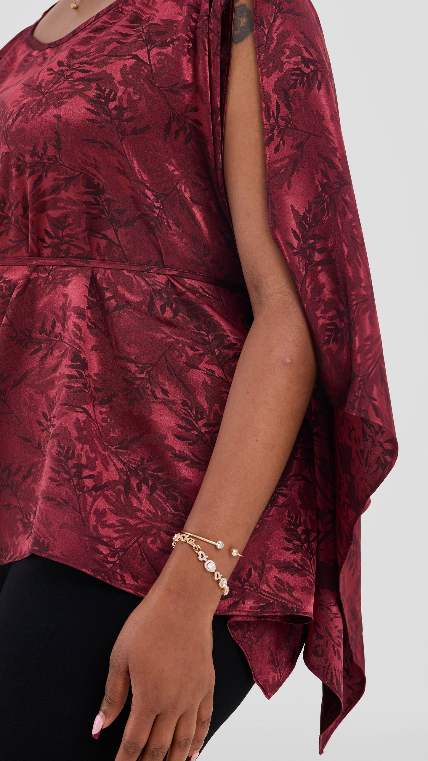 Vivo Multiway Short Kimono in Satin - Burgundy Textured Print