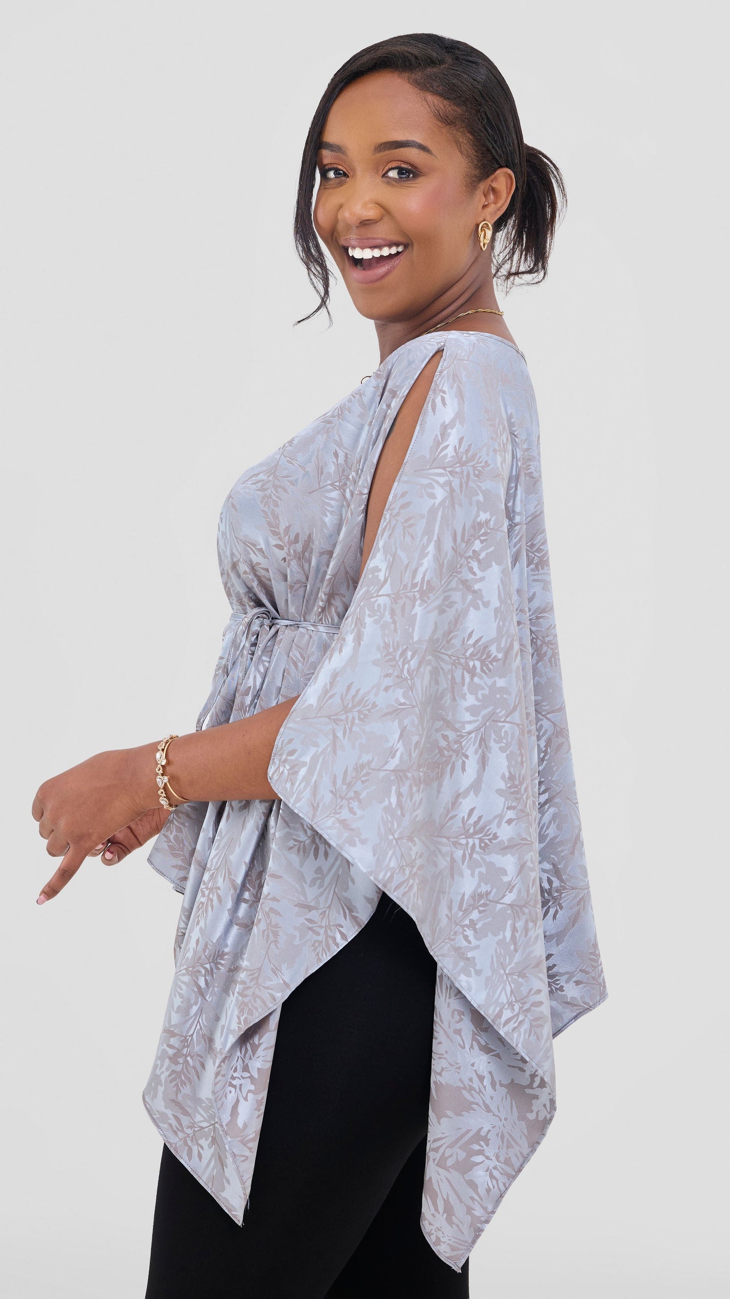Vivo Multiway Short Kimono in Satin - Baby Blue Textured Print
