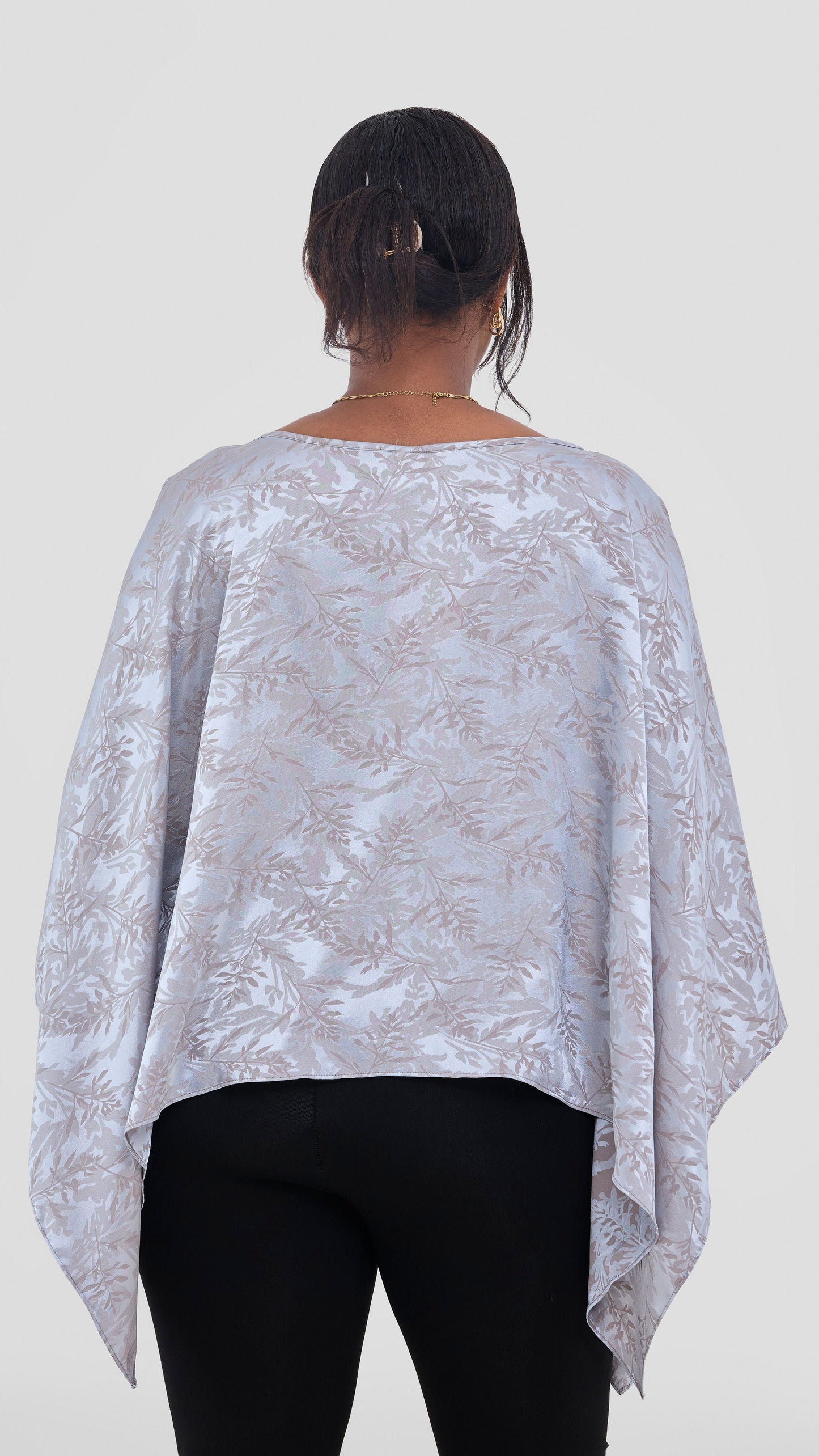 Vivo Multiway Short Kimono in Satin - Baby Blue Textured Print