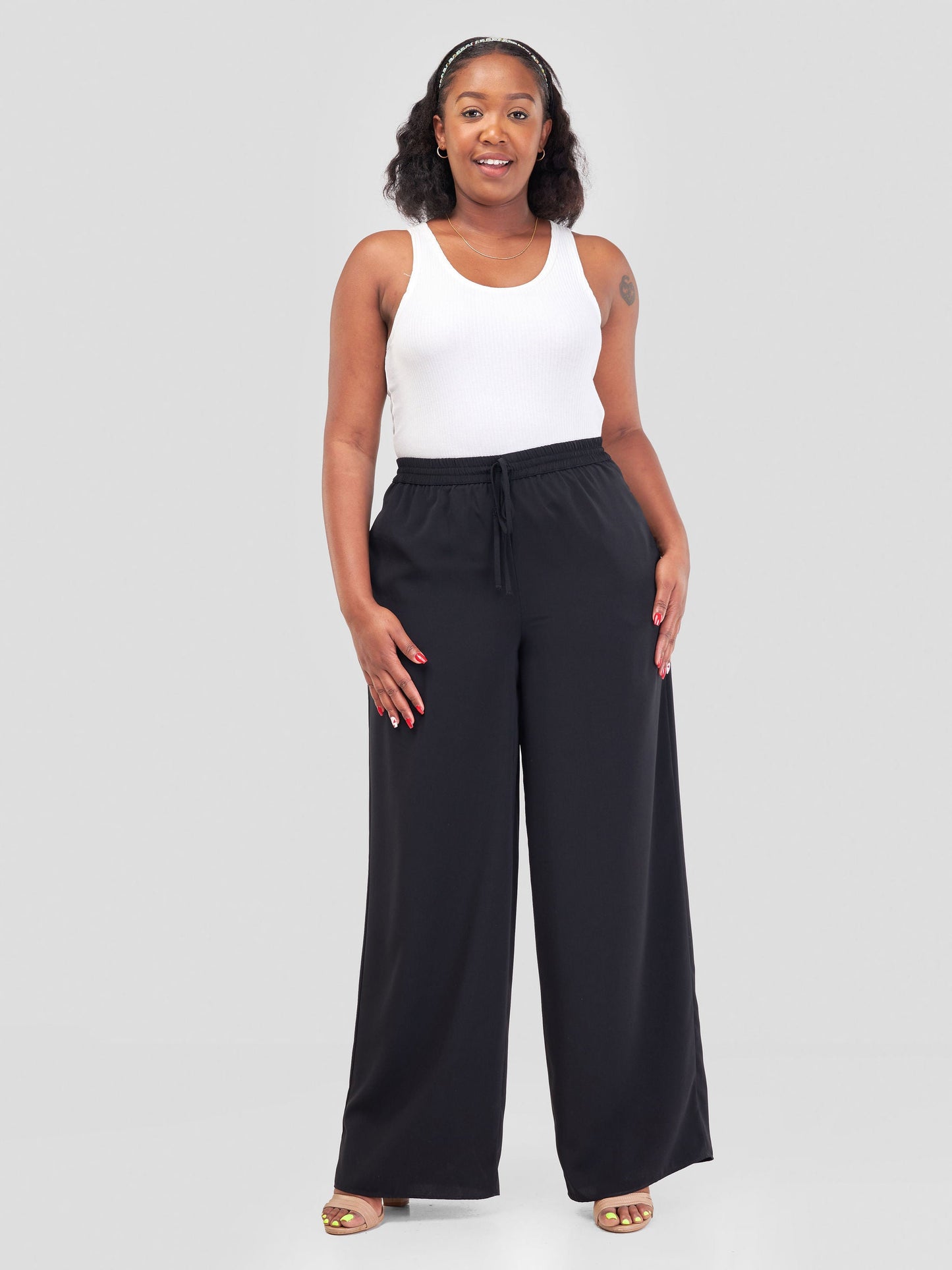 Vivo Wastani  Drawstring Pants - Black