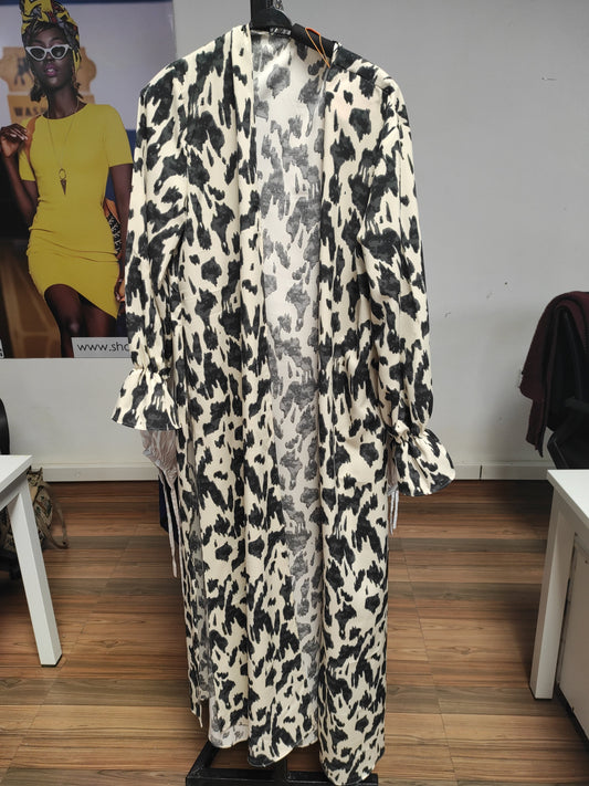 Vivo Jema High Slit Maxi Kimono - White / Black Animal Print