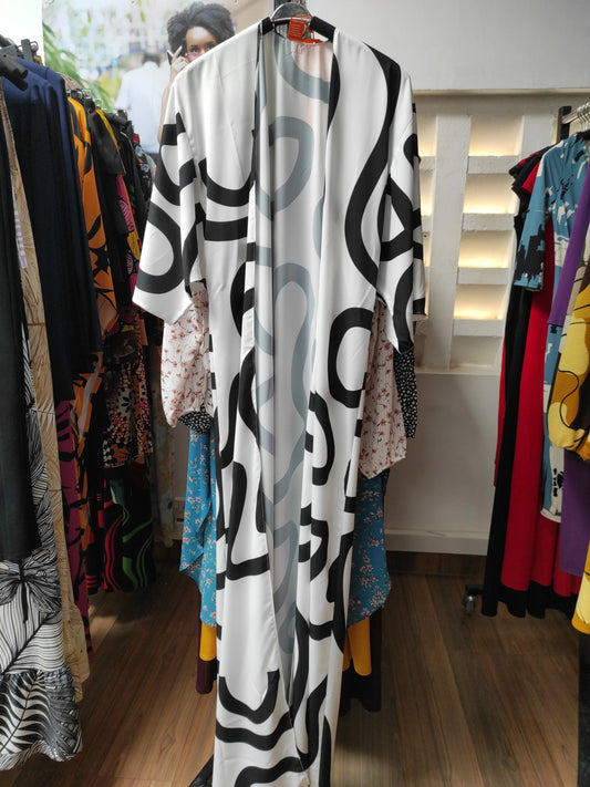 Vivo Alek 3/4 Sleeve A-Line Maxi Kimono - Black / White Abstract Print