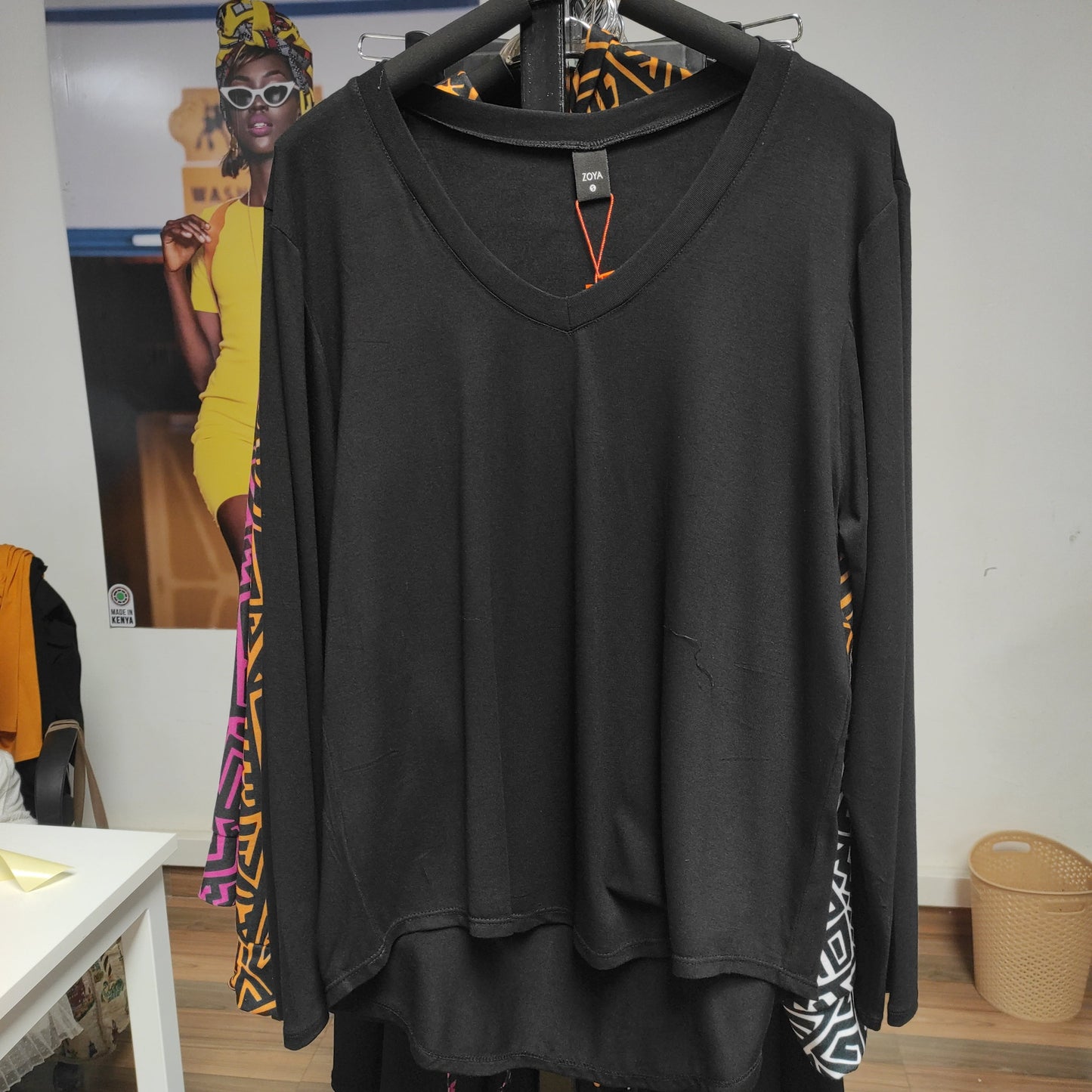 Vivo Fitness Long Sleeve V Neck Top - Black