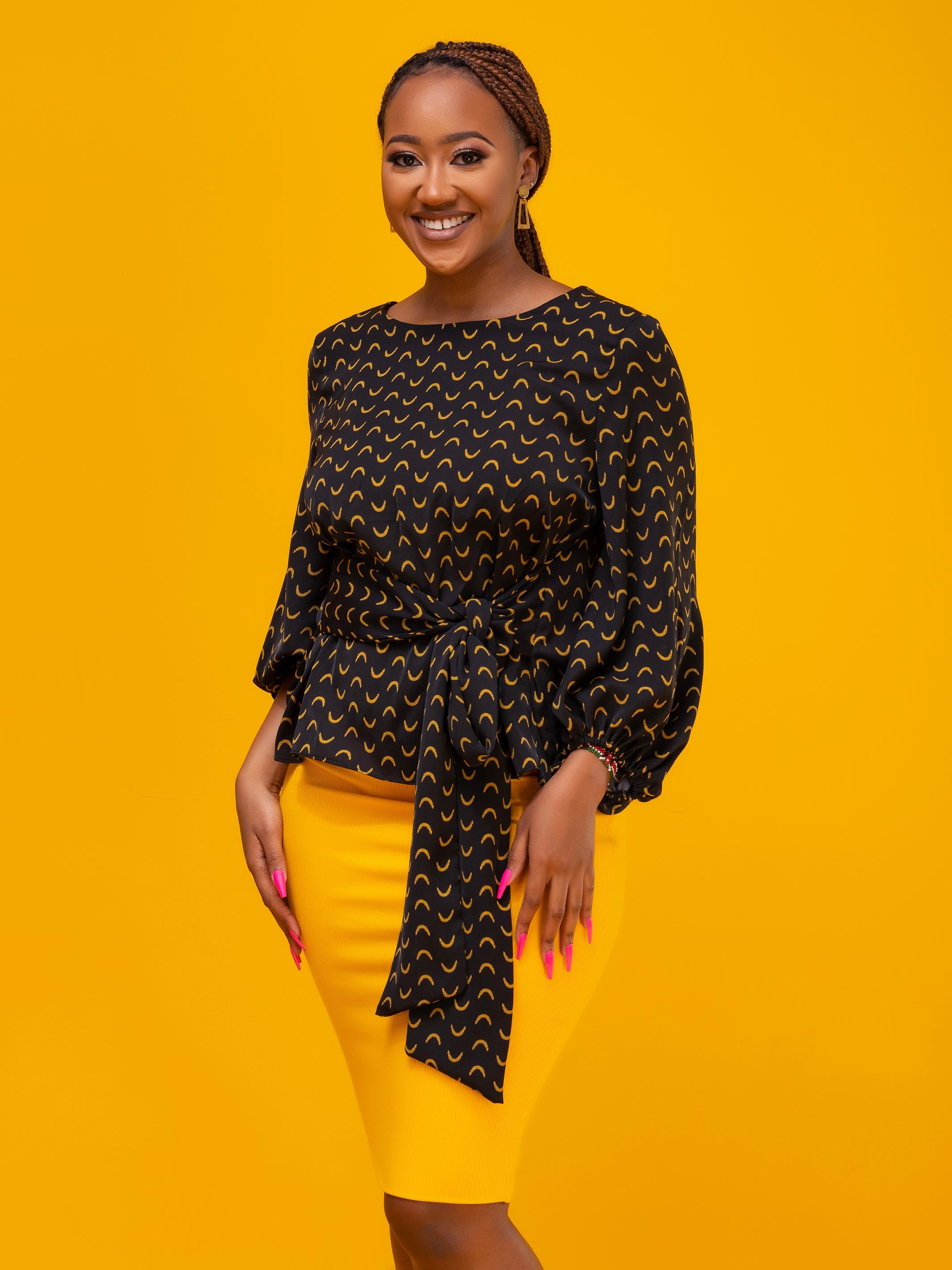 Vivo Izzy Bishop Sleeve Top - Black / Mustard Print