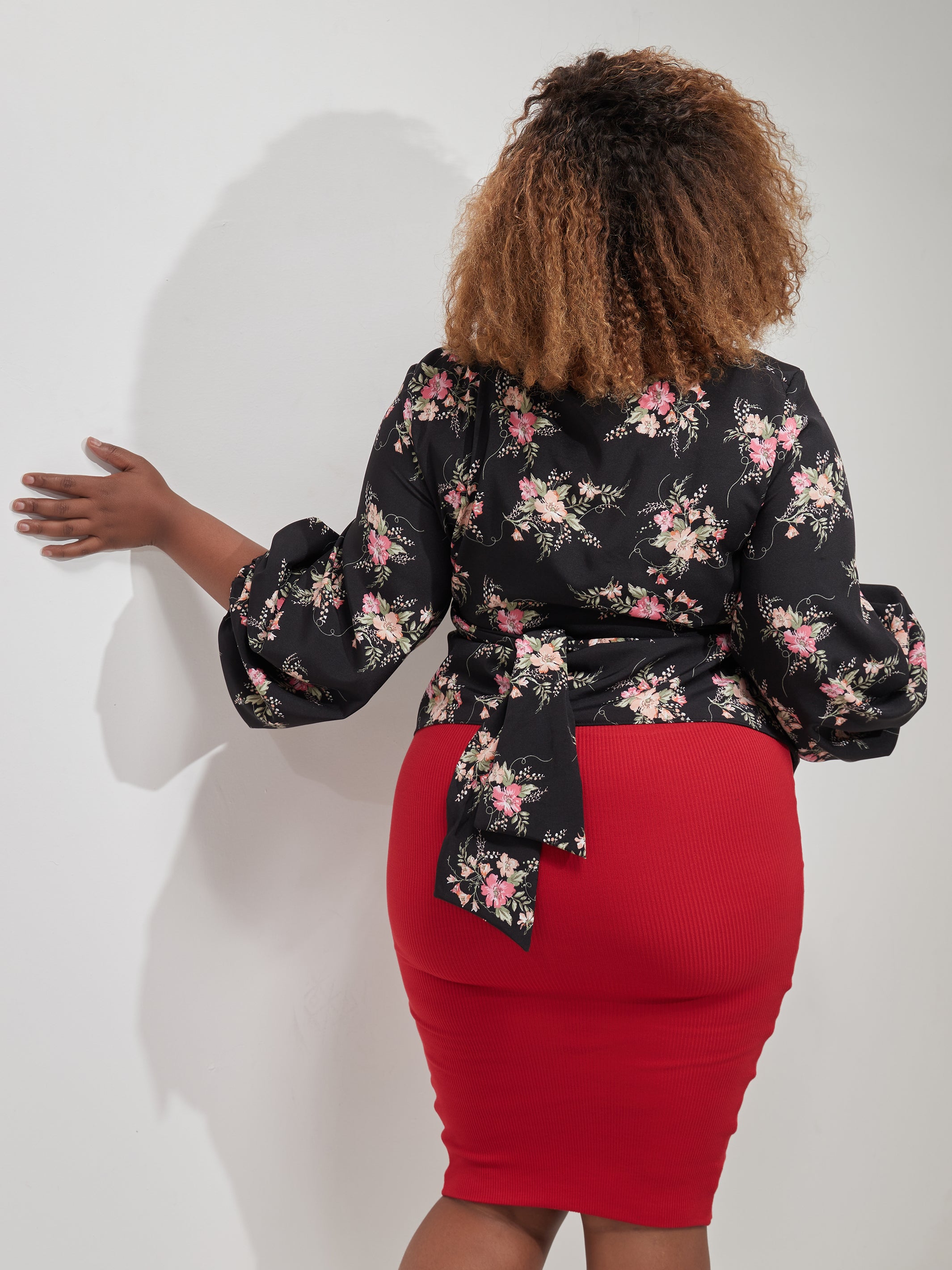Vivo Izzy Bishop Sleeve Top - Black / Pink Print